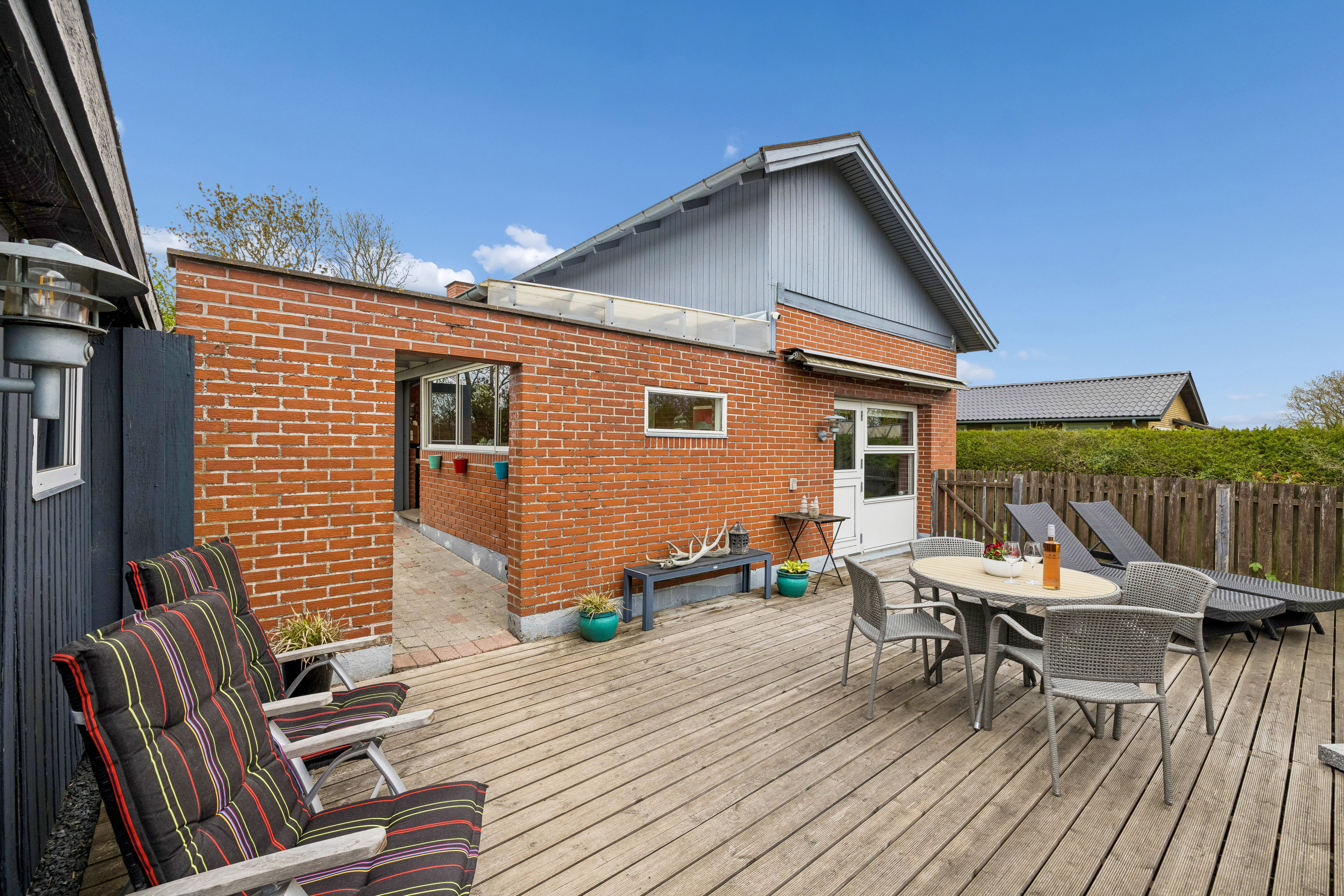 Fremhævet terrasse billede i fuldskærmstilstand. Billede af Grenåvej 26, Bjødstrup, 8410 Rønde