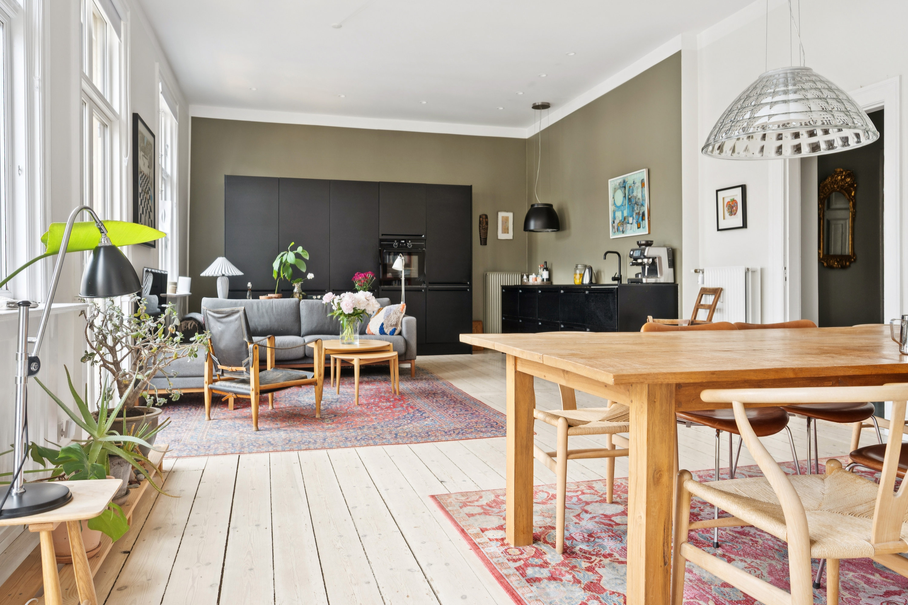 Fremhævet stue billede i fuldskærmstilstand. Billede af Gammel Kongevej 84, 3. tv., 1850 Frederiksberg C