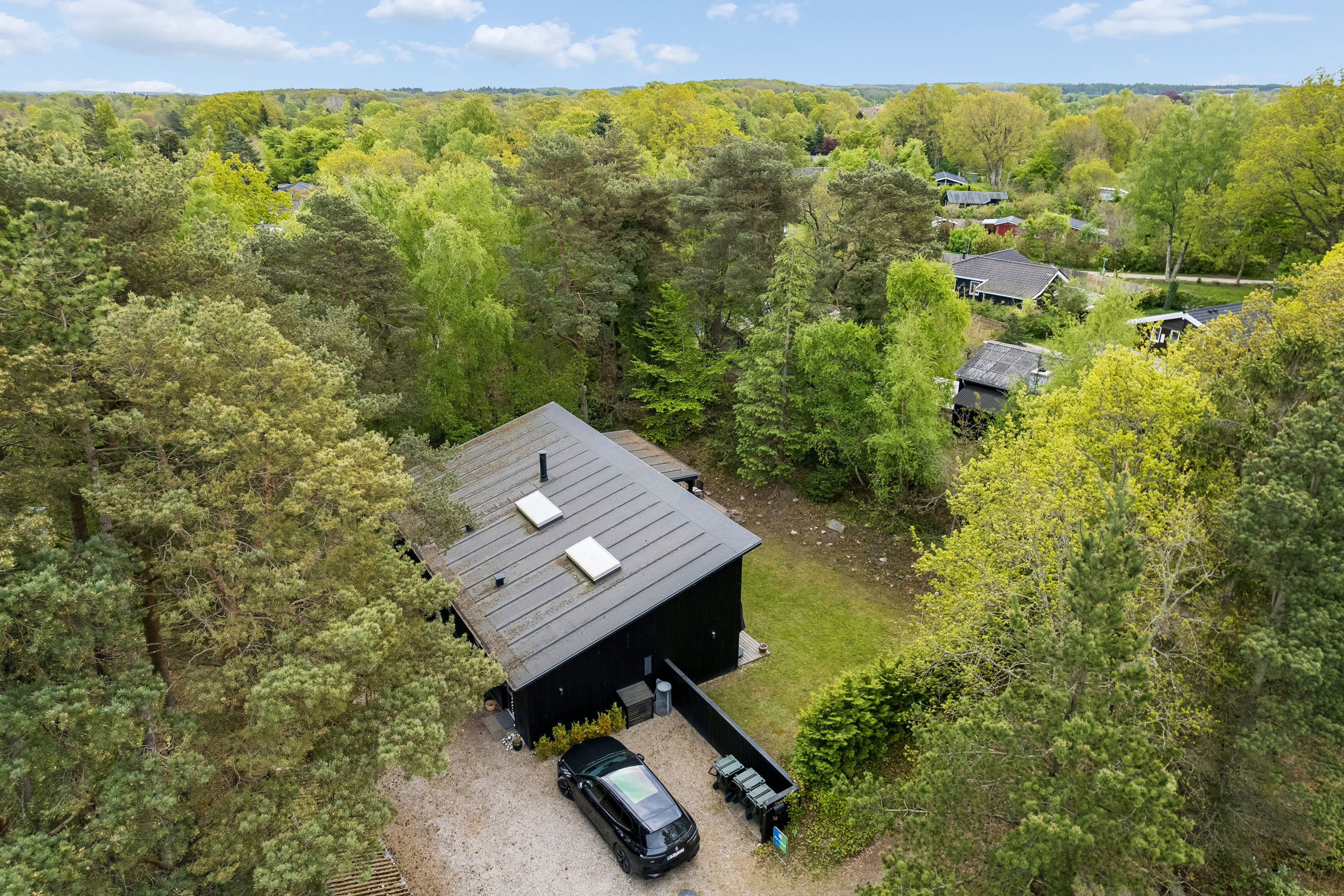 Fremhævet luftfoto billede i fuldskærmstilstand. Billede af Skovvej 19, Fjellerup Strand, 8585 Glesborg