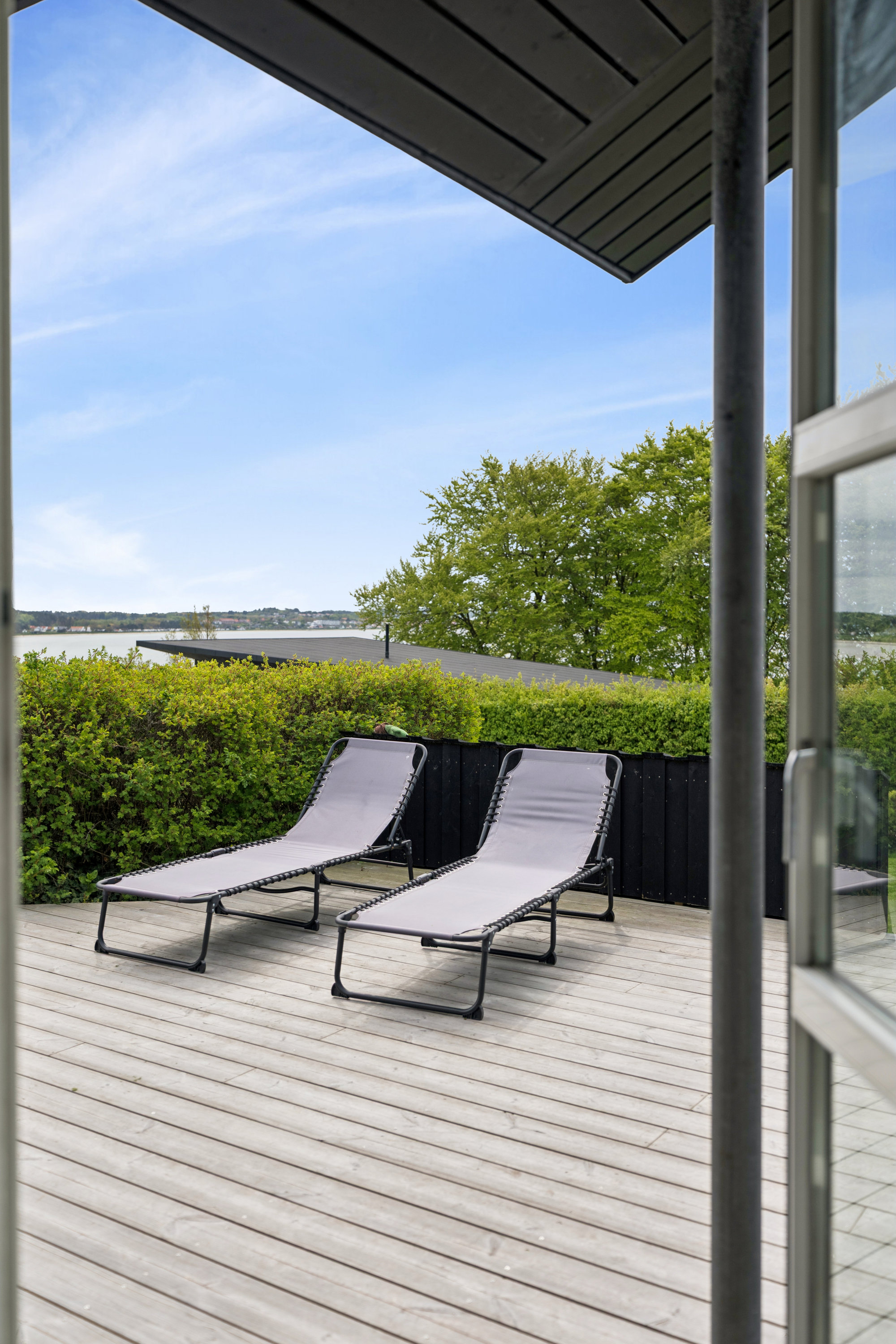 Fremhævet terrasse billede i fuldskærmstilstand. Billede af Skrubbevej 1, Egsmark Strand, 8400 Ebeltoft