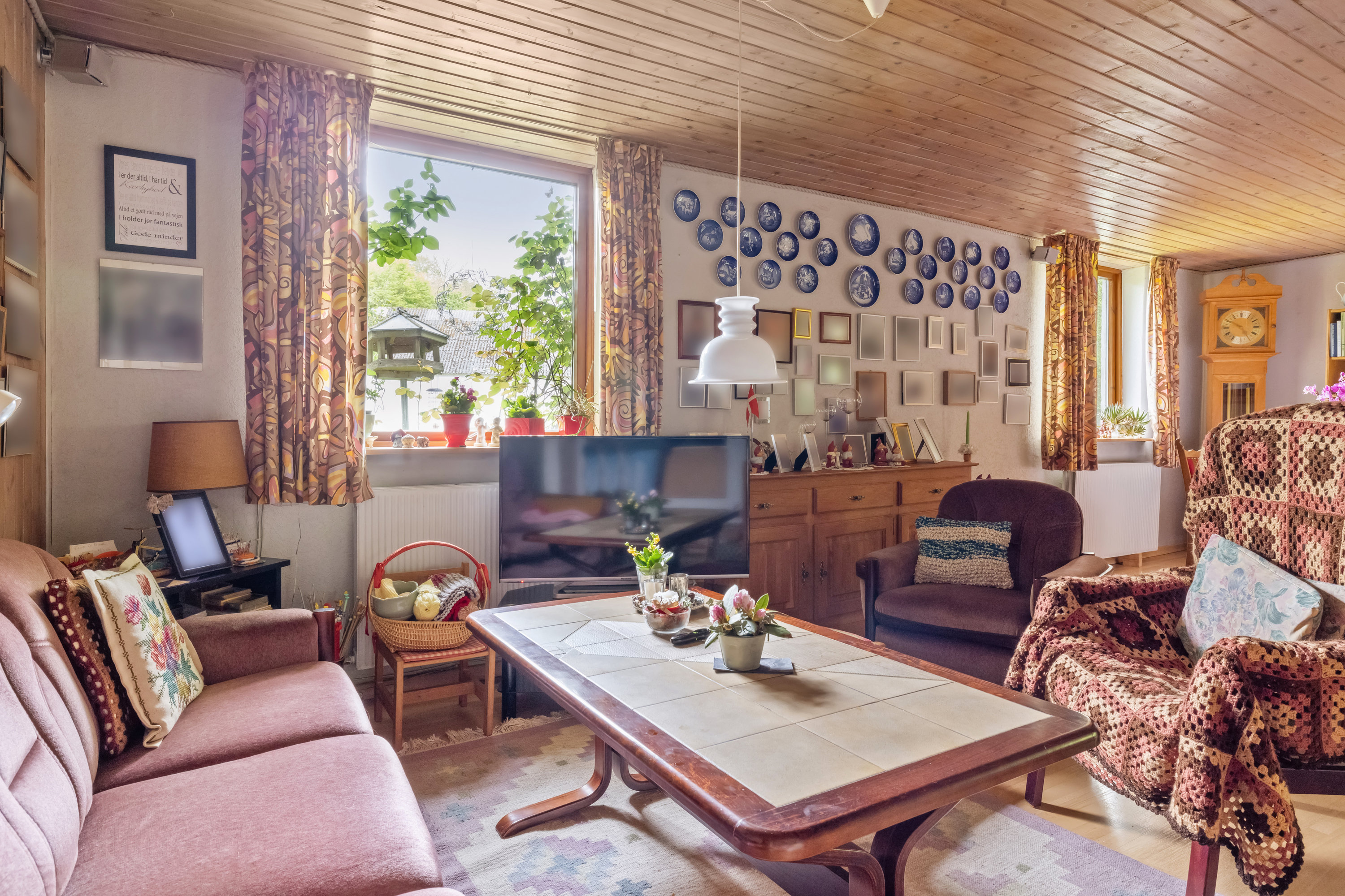 Fremhævet stue billede i fuldskærmstilstand. Billede af Nordkystvejen 43, Rygård Strand, 8961 Allingåbro