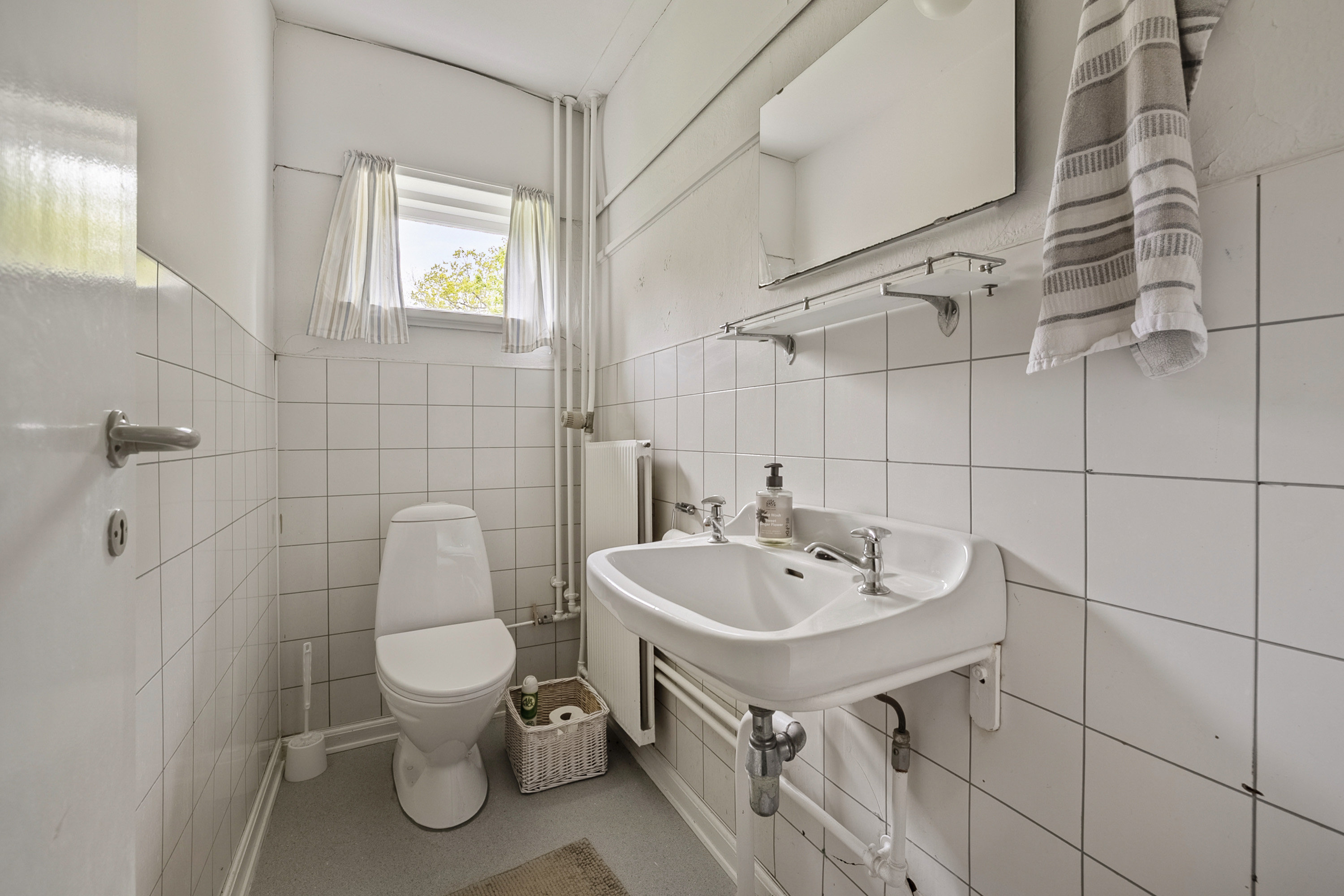 Fremhævet toilet billede i fuldskærmstilstand. Billede af Korsør Lystskov 40, 4220 Korsør