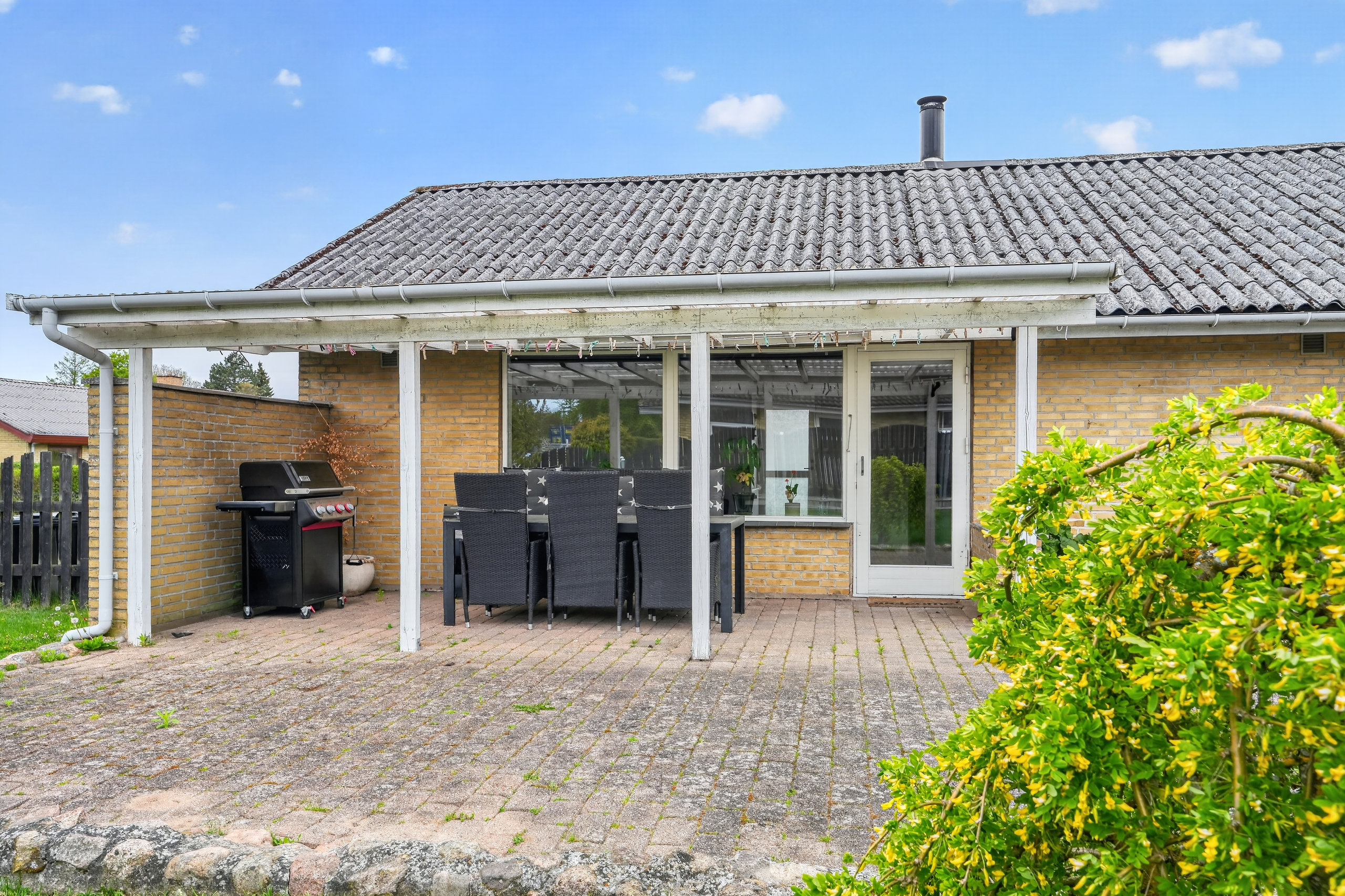 Fremhævet terrasse billede i fuldskærmstilstand. Billede af Idrætsvej 27, Undløse, 4340 Tølløse