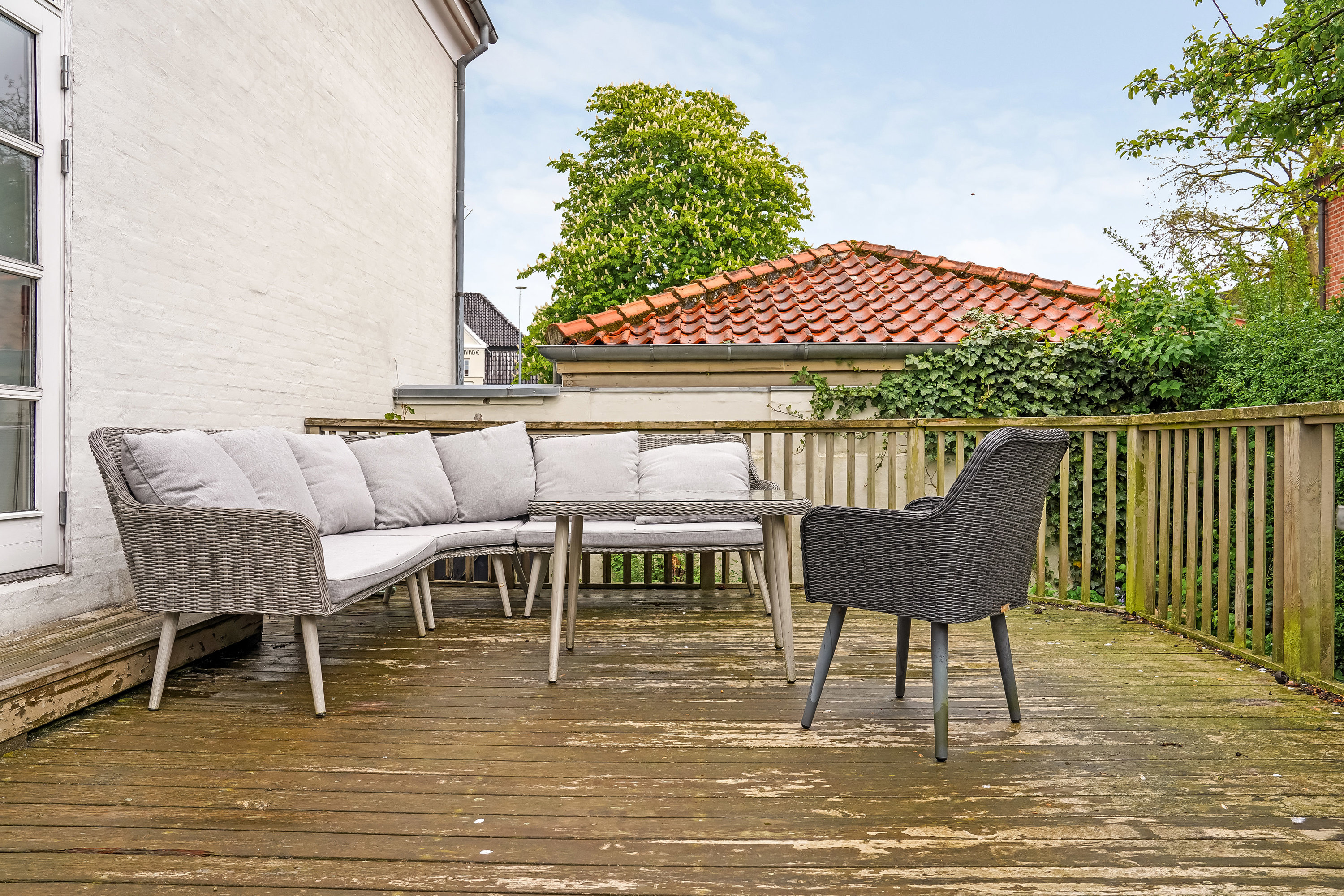 Fremhævet terrasse billede i fuldskærmstilstand. Billede af Hunderupvej 95, st.., 5230 Odense M