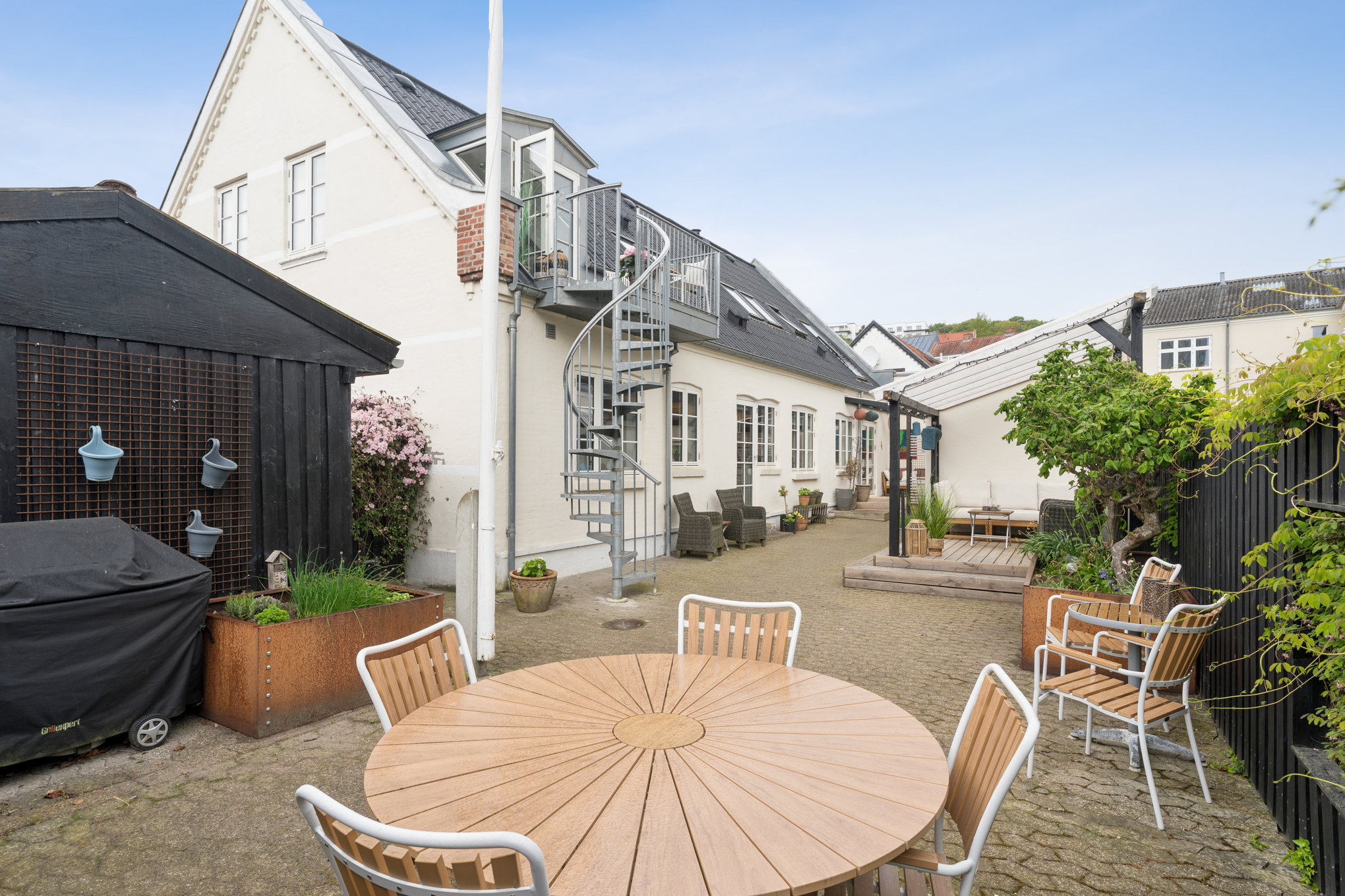 Fremhævet terrasse billede i fuldskærmstilstand. Billede af Lene Bredahls Gade 3B, 1., 8900 Randers C