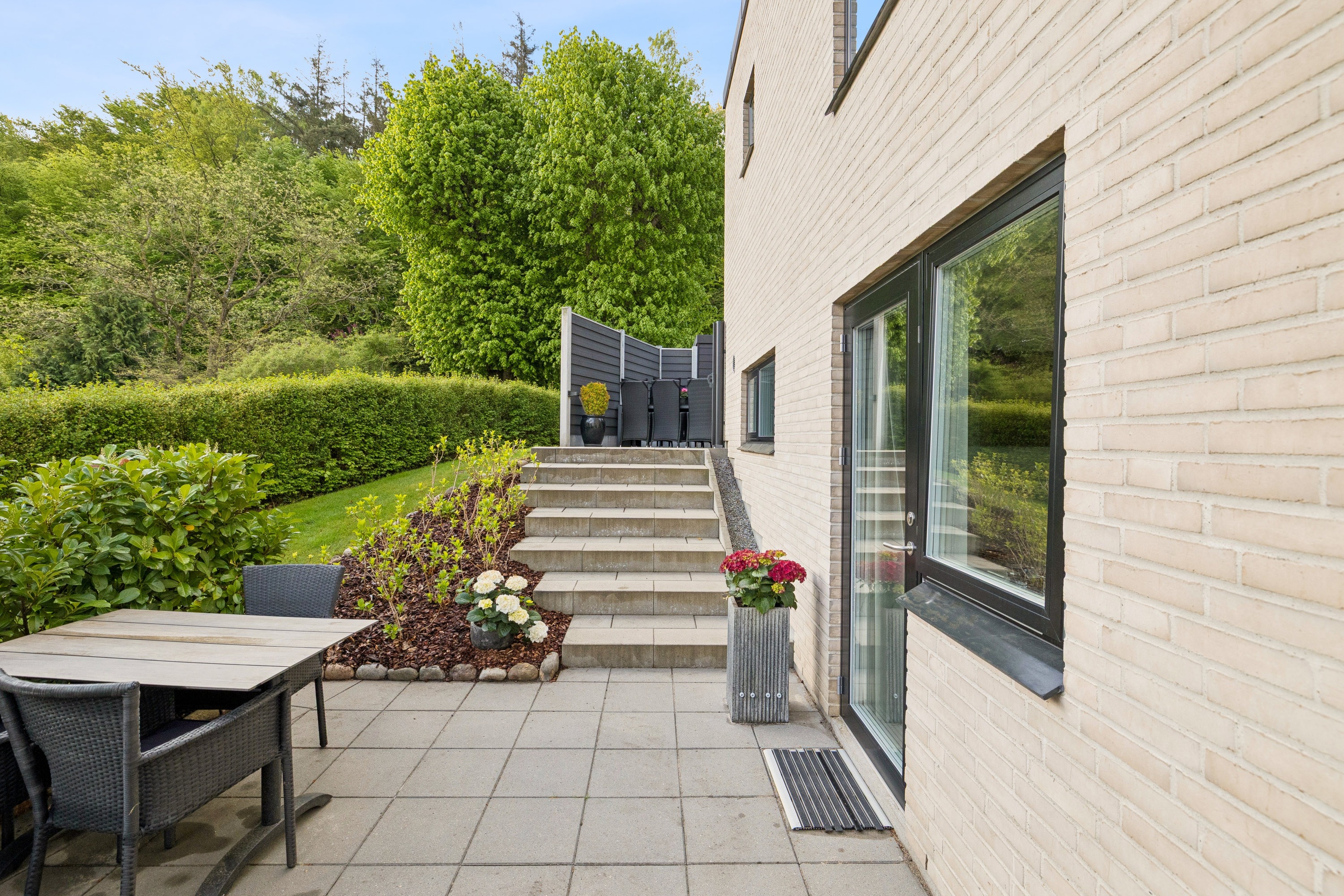 Fremhævet terrasse billede i fuldskærmstilstand. Billede af Fasanvej 2B, 8680 Ry