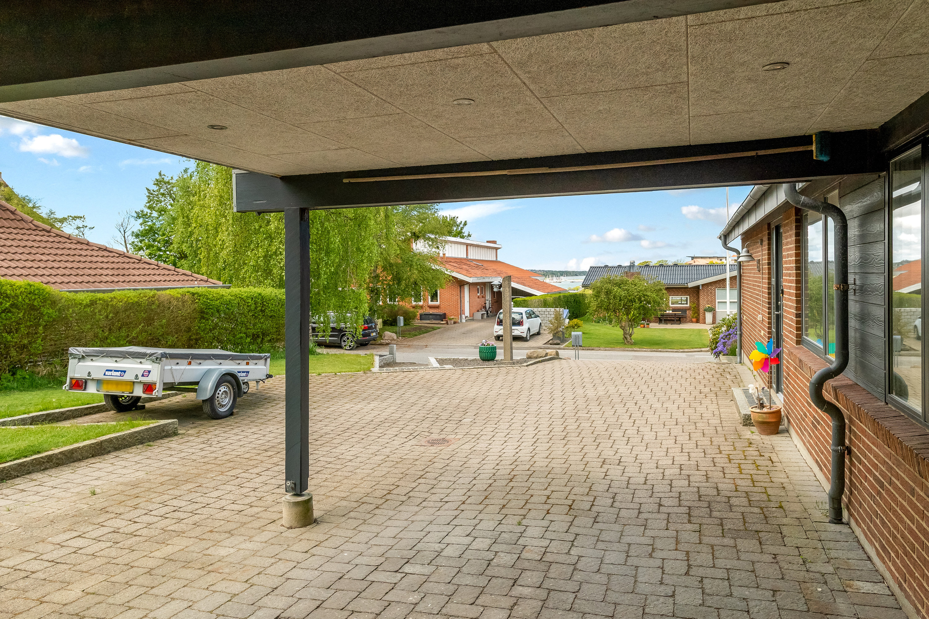 Fremhævet carport billede i fuldskærmstilstand. Billede af Teglgårdsbakken 12, 7620 Lemvig