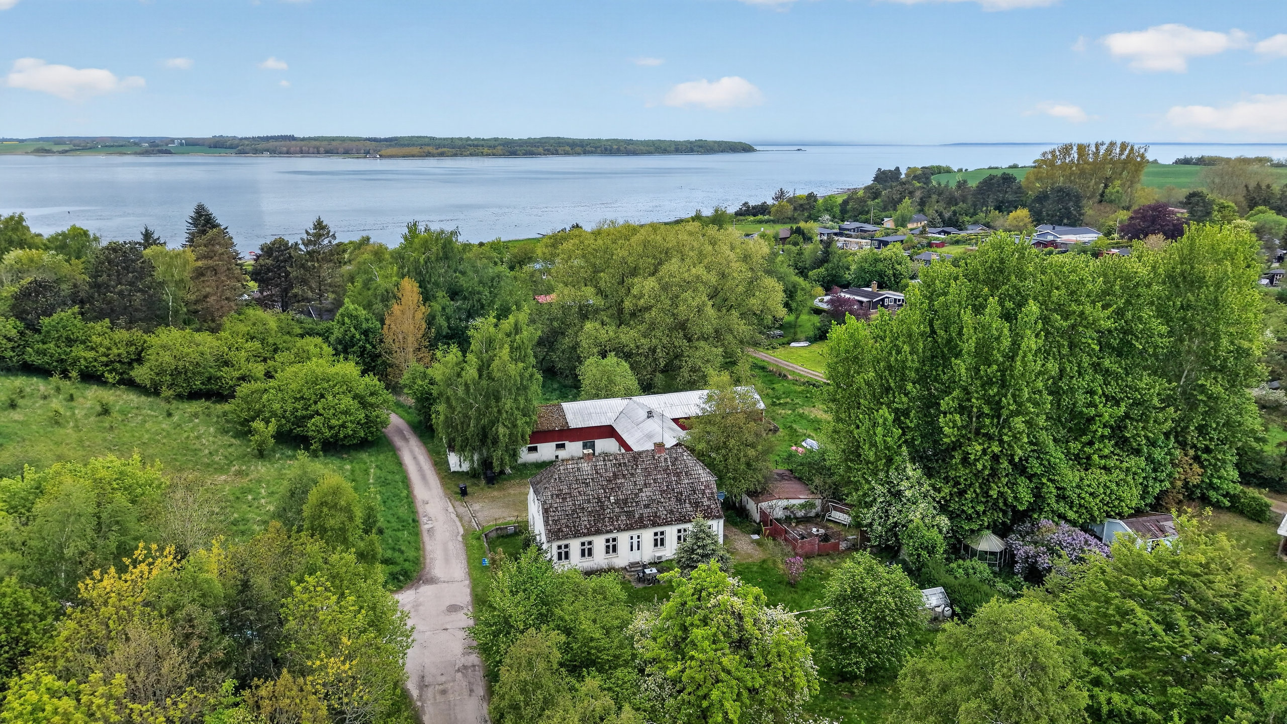 Fremhævet luftfoto billede i fuldskærmstilstand. Billede af Svovlsbjergvej 15, Kisserup, 4300 Holbæk