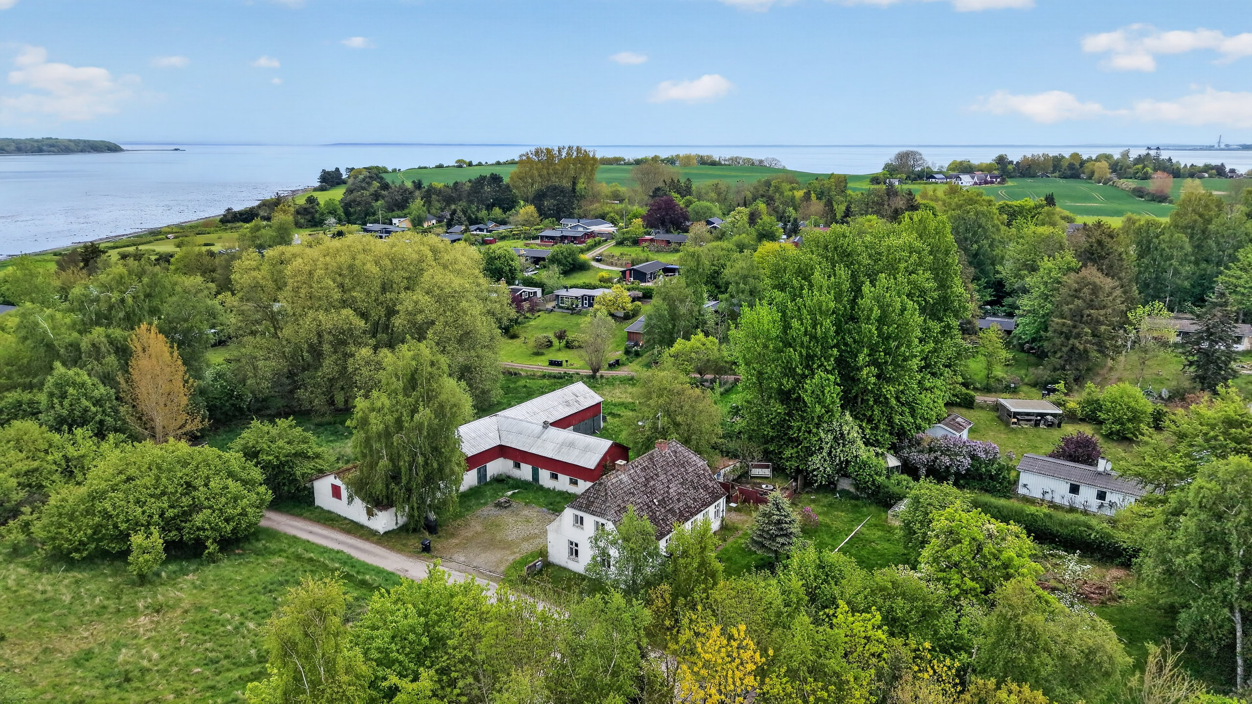 Fremhævet luftfoto billede i fuldskærmstilstand. Billede af Svovlsbjergvej 15, Kisserup, 4300 Holbæk