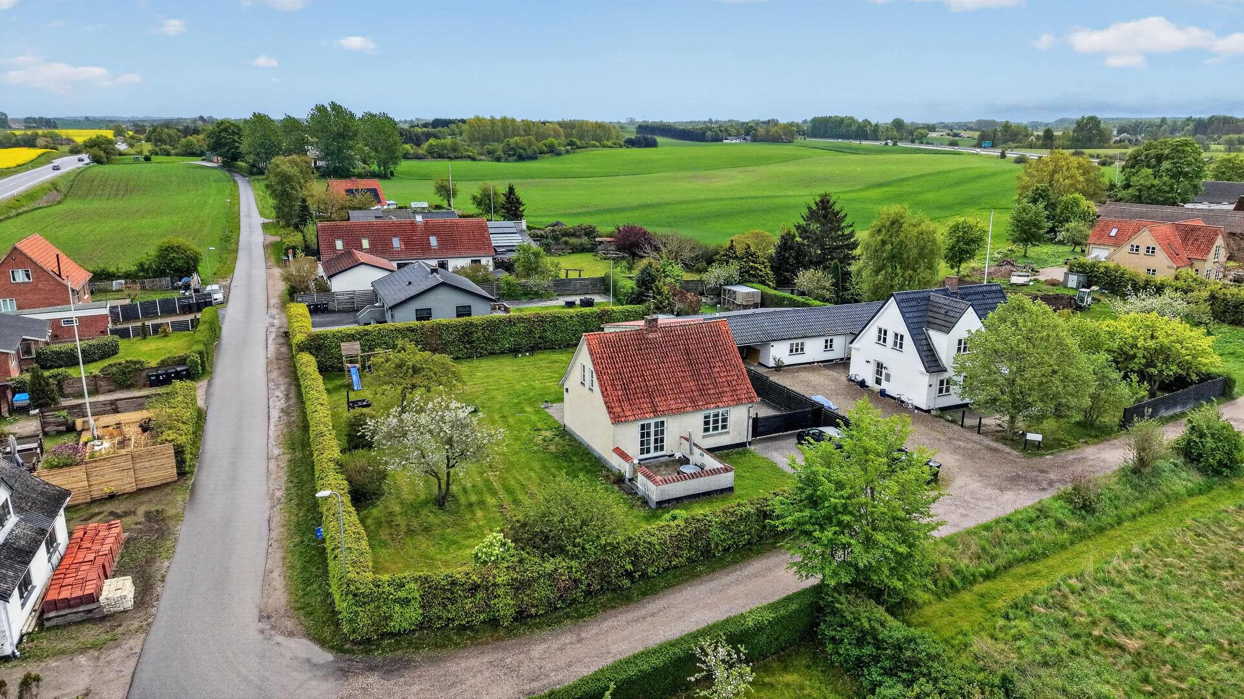 Fremhævet luftfoto billede i fuldskærmstilstand. Billede af Gammelbrovej 12, 4300 Holbæk