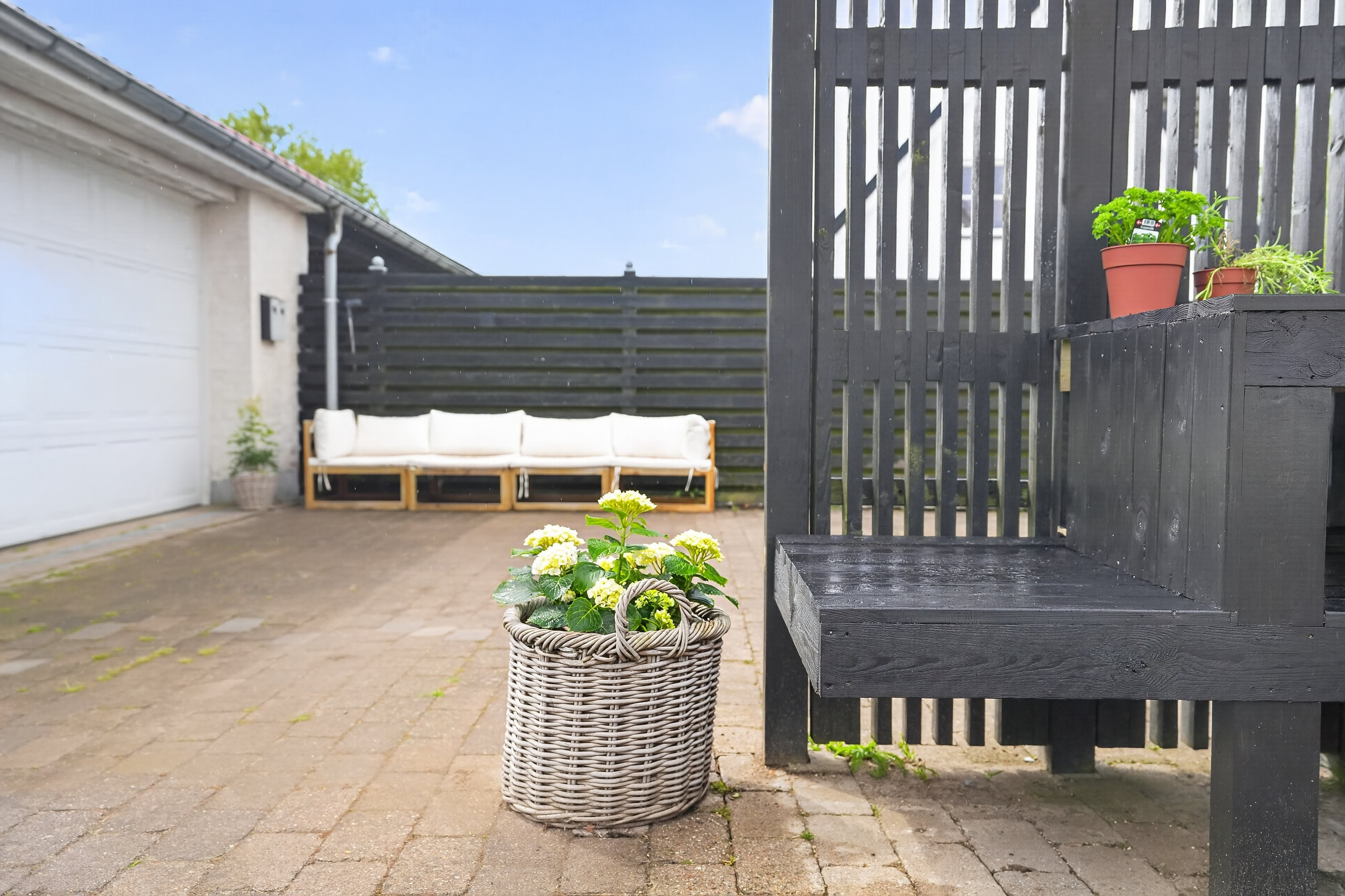 Fremhævet terrasse billede i fuldskærmstilstand. Billede af Gammelbrovej 12, 4300 Holbæk