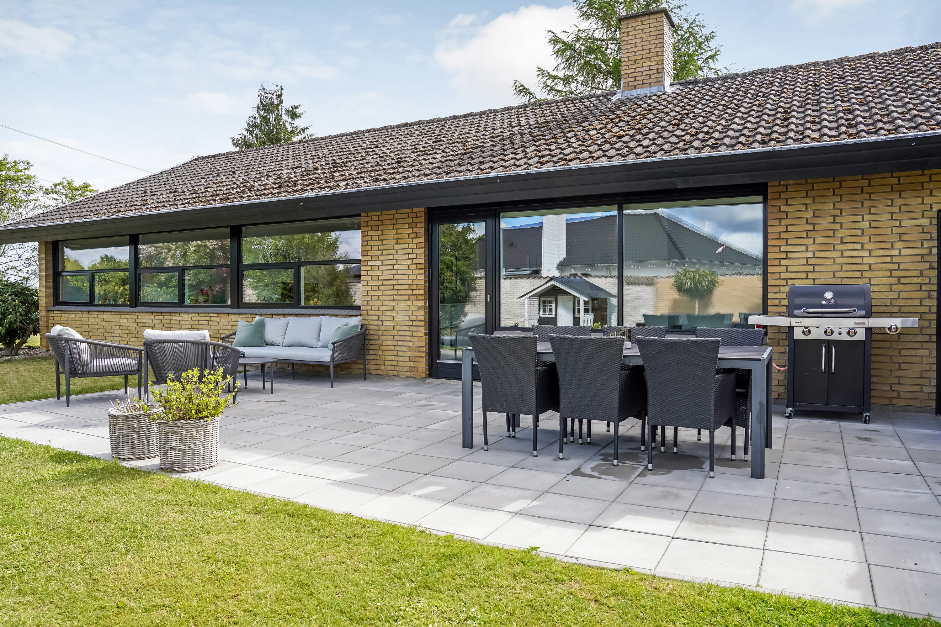 Fremhævet terrasse billede i fuldskærmstilstand. Billede af Syvhøjevej 180, Højby, 5260 Odense S