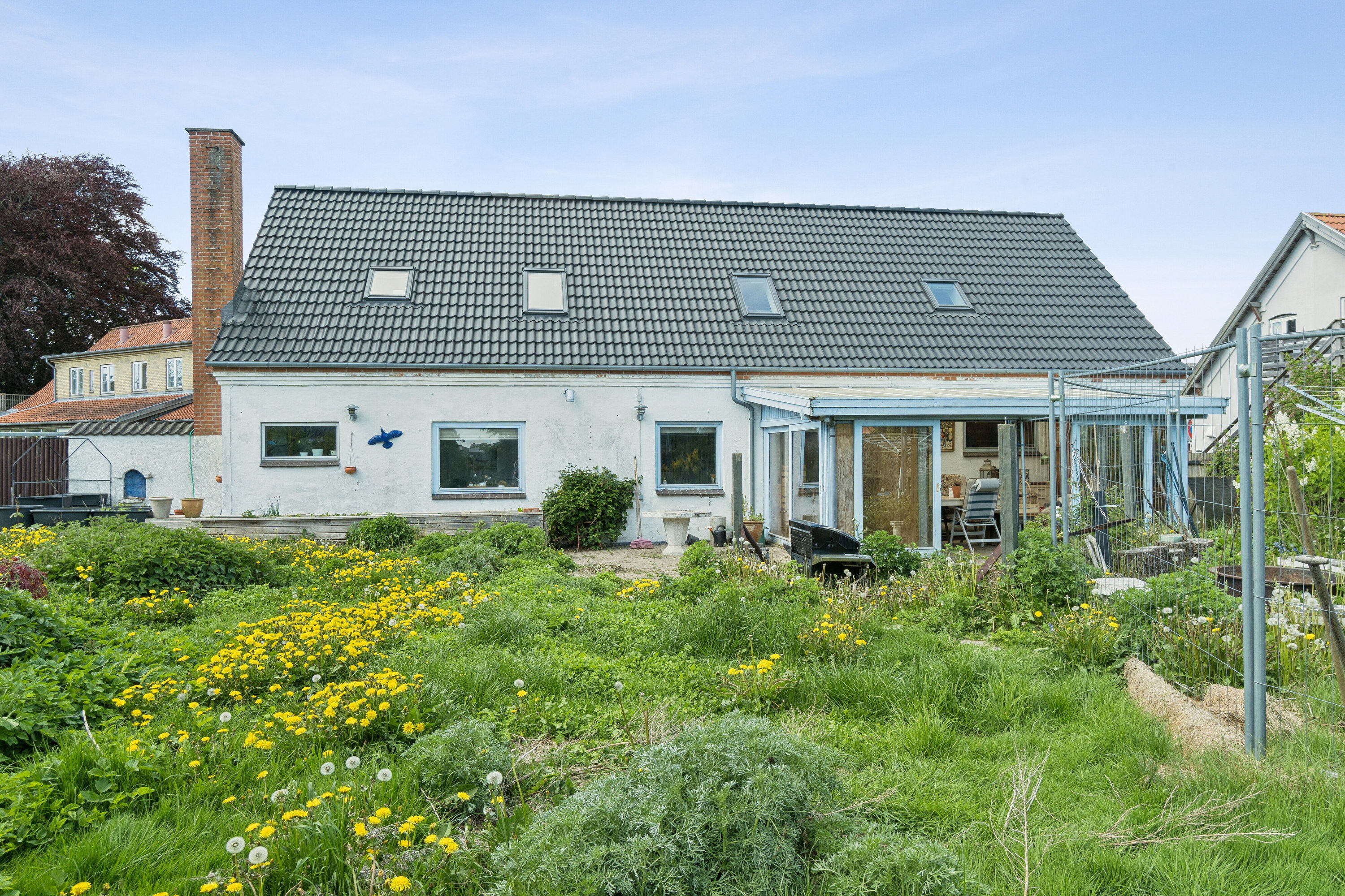 Fremhævet set fra haven billede i fuldskærmstilstand. Billede af Sandvedvej 11, 4250 Fuglebjerg