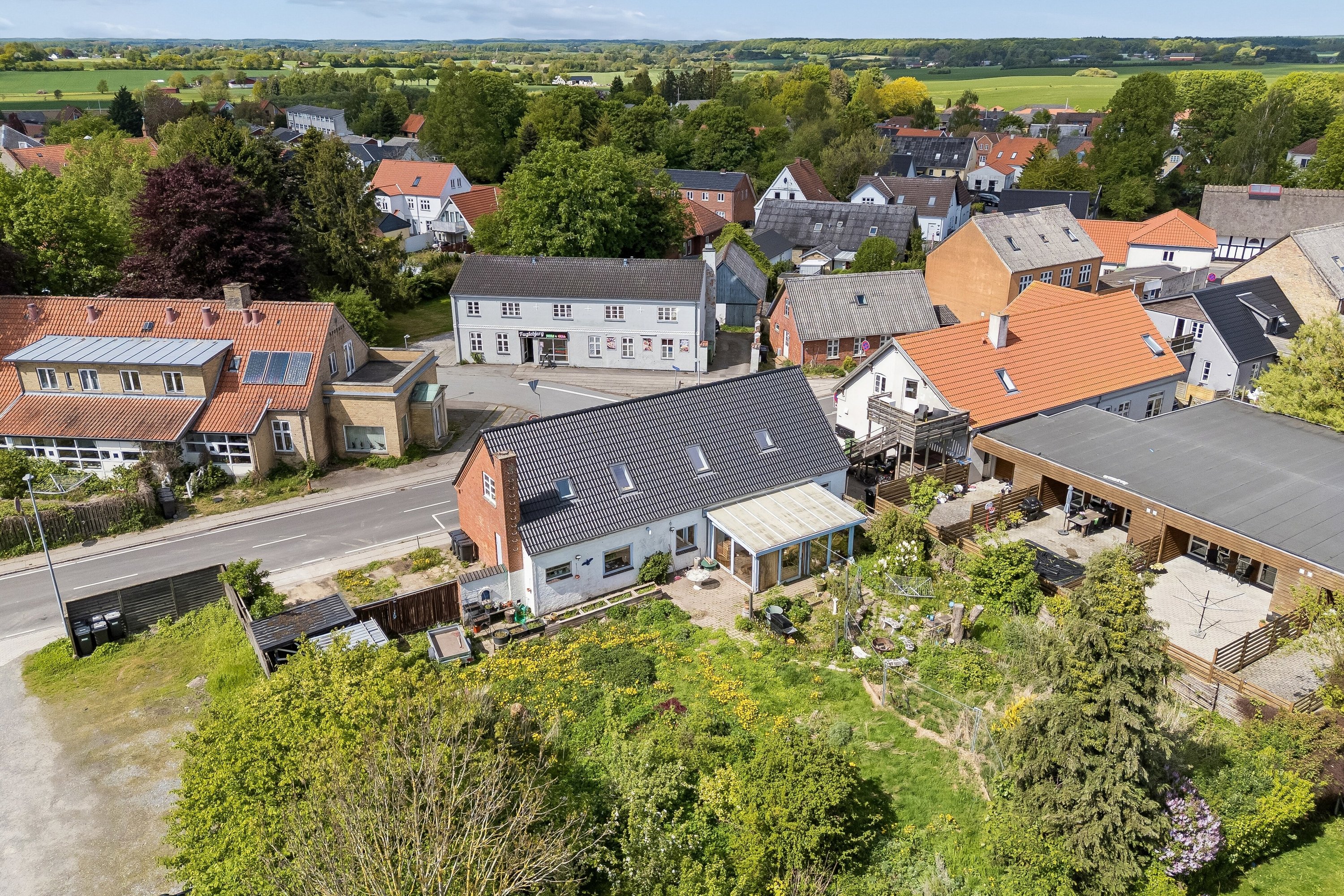 Fremhævet luftfoto billede i fuldskærmstilstand. Billede af Sandvedvej 11, 4250 Fuglebjerg