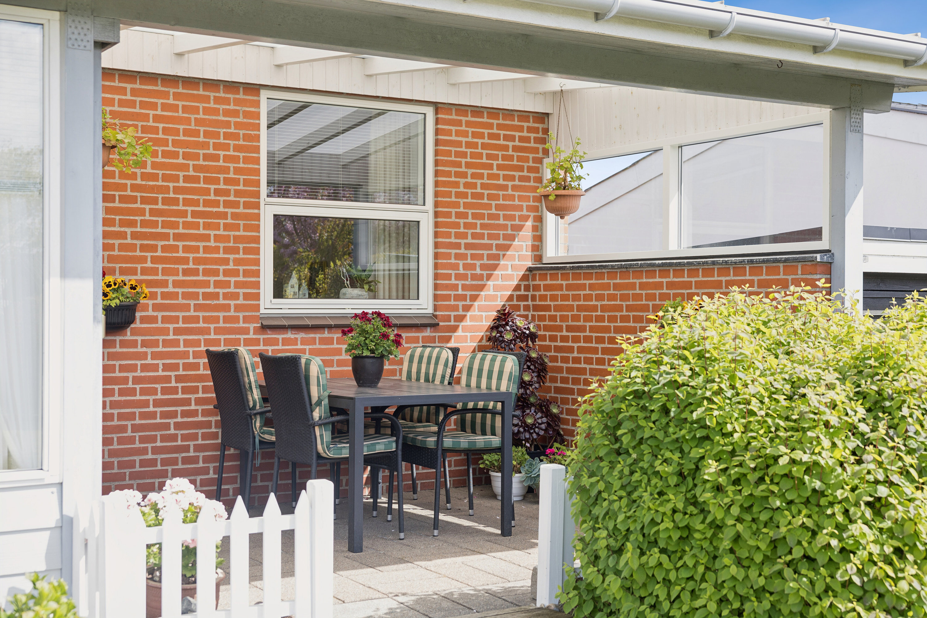 Fremhævet overdækket terrasse billede i fuldskærmstilstand. Billede af Åkandevej 3, 9800 Hjørring