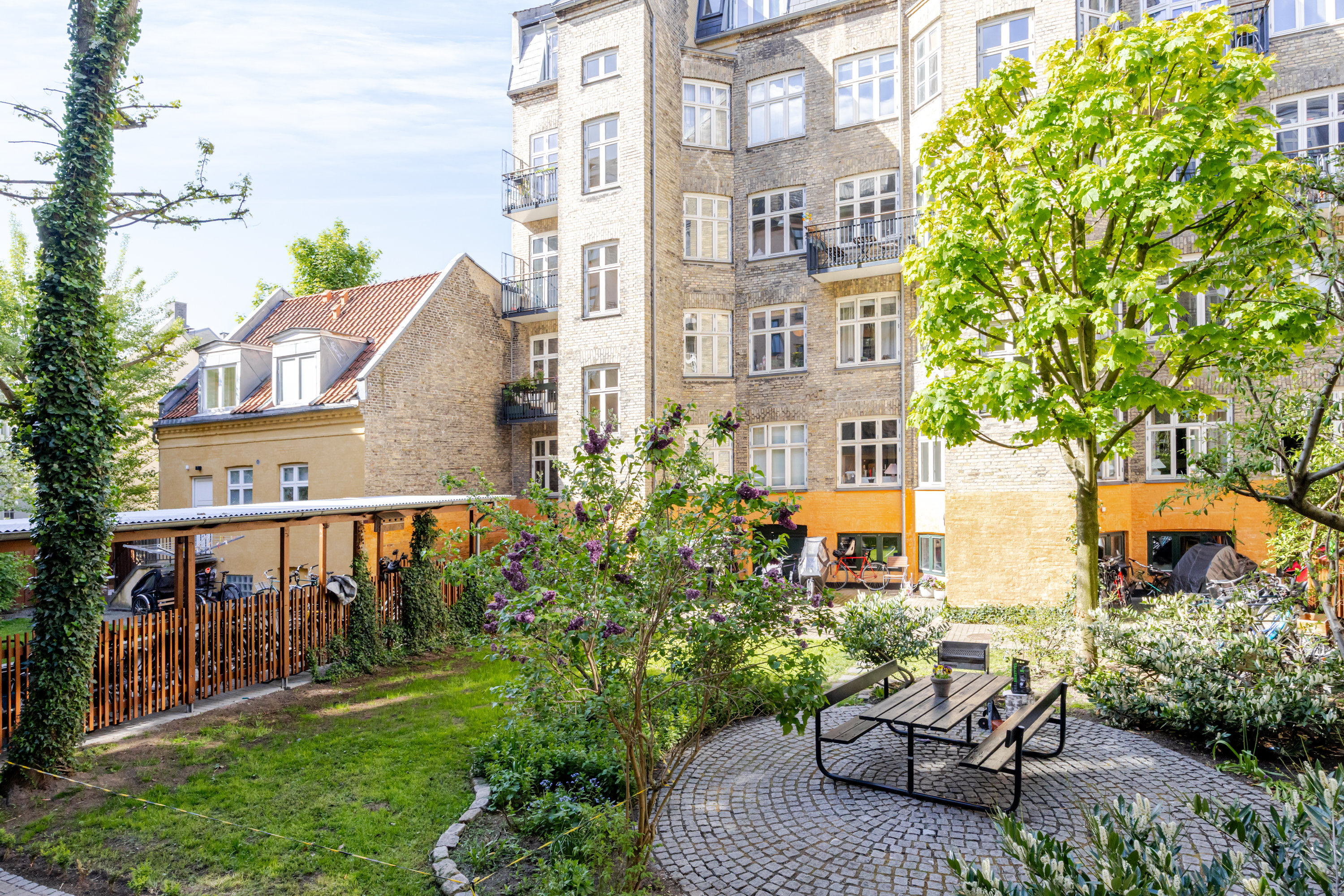 Fremhævet andet billede i fuldskærmstilstand. Billede af Husumgade 49, st.. tv., 2200 København N