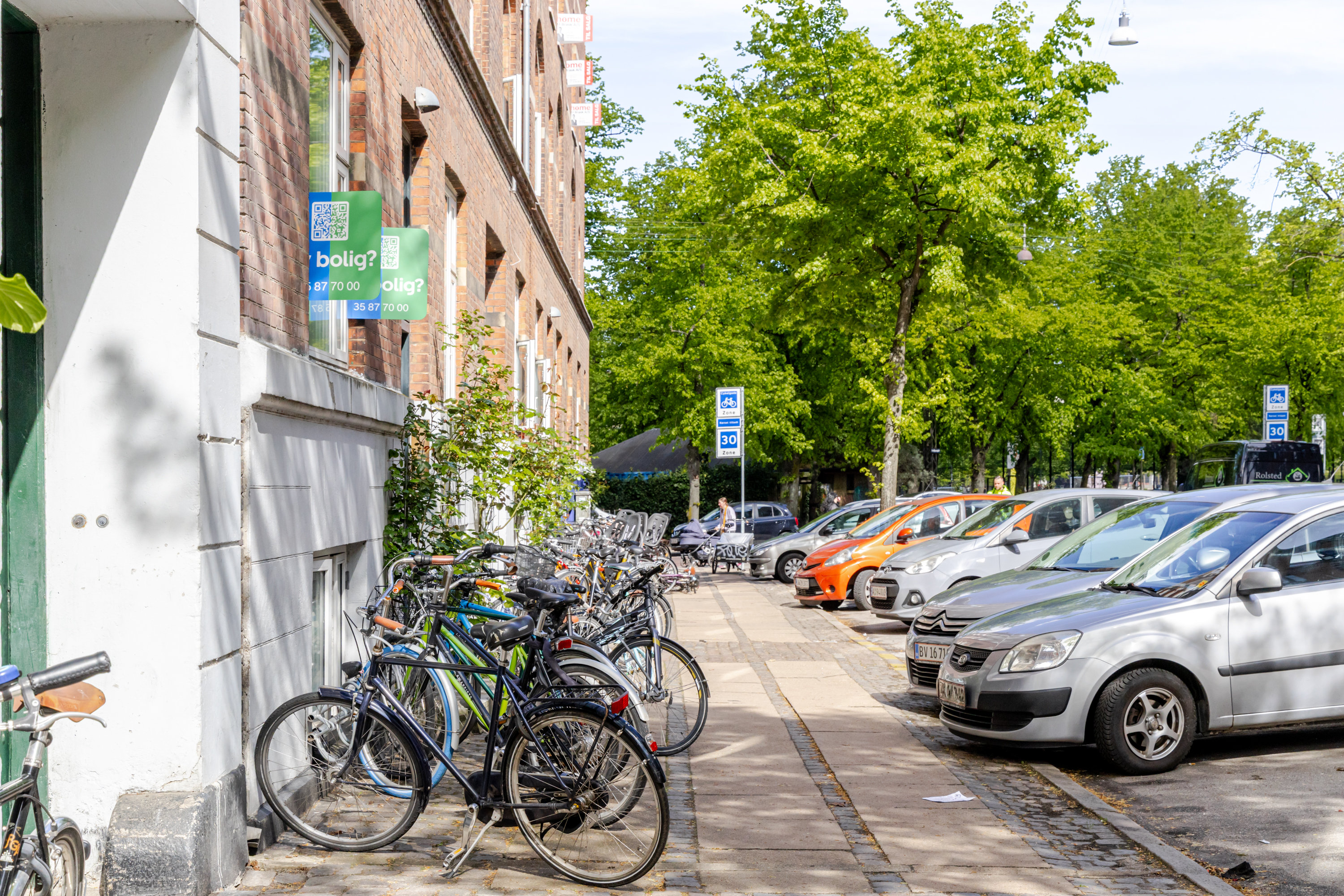 Fremhævet andet billede i fuldskærmstilstand. Billede af Husumgade 49, st.. tv., 2200 København N
