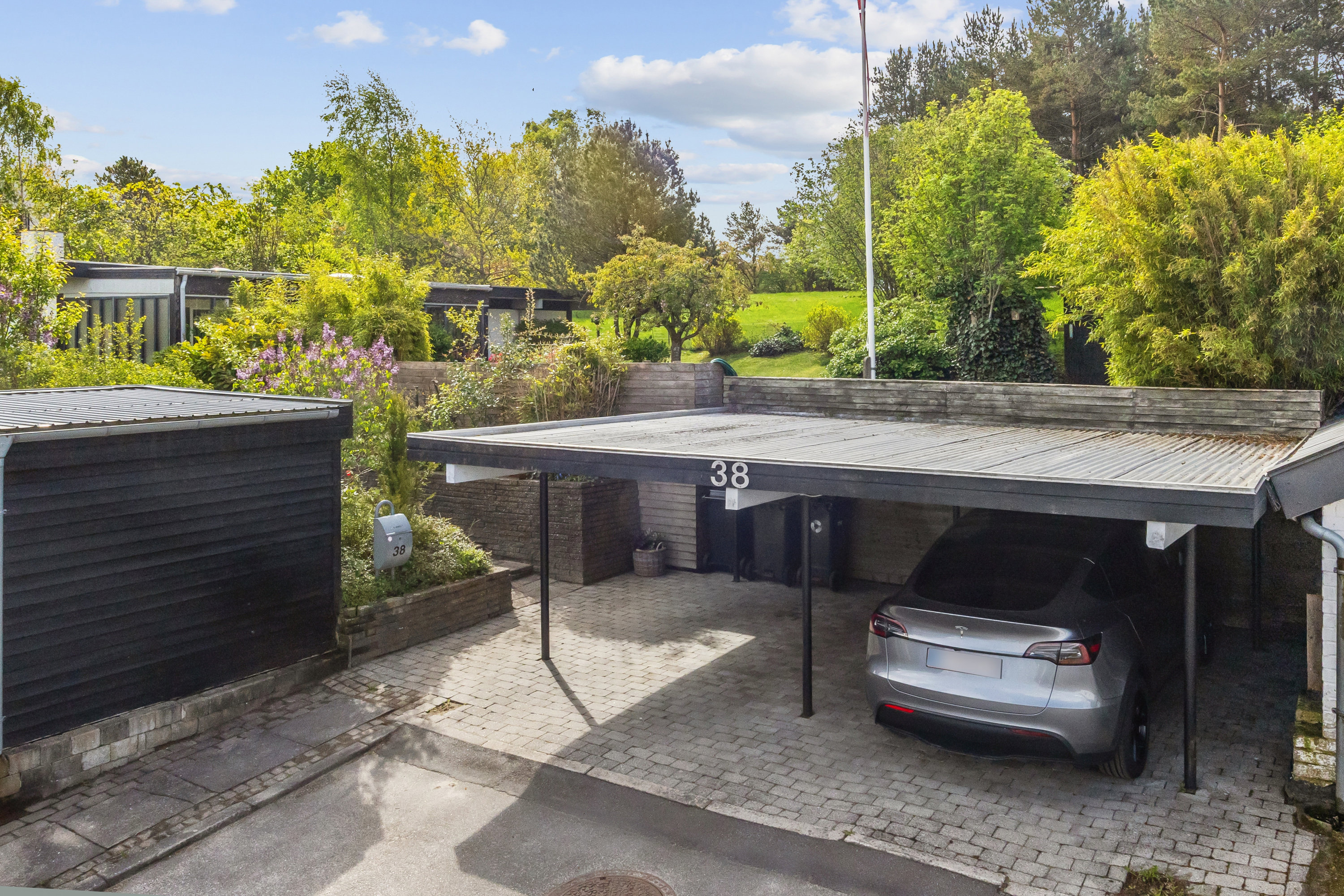 Fremhævet terrasse billede i fuldskærmstilstand. Billede af Solbakken 38, Visse, 9210 Aalborg SØ