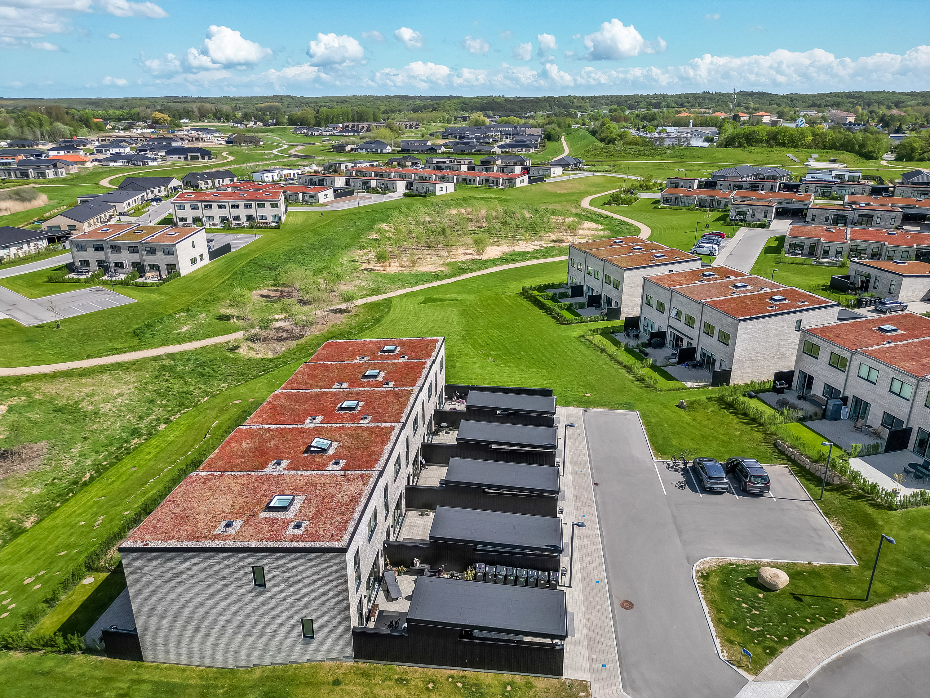 Fremhævet luftfoto billede i fuldskærmstilstand. Billede af Amorbuen 13, 3400 Hillerød