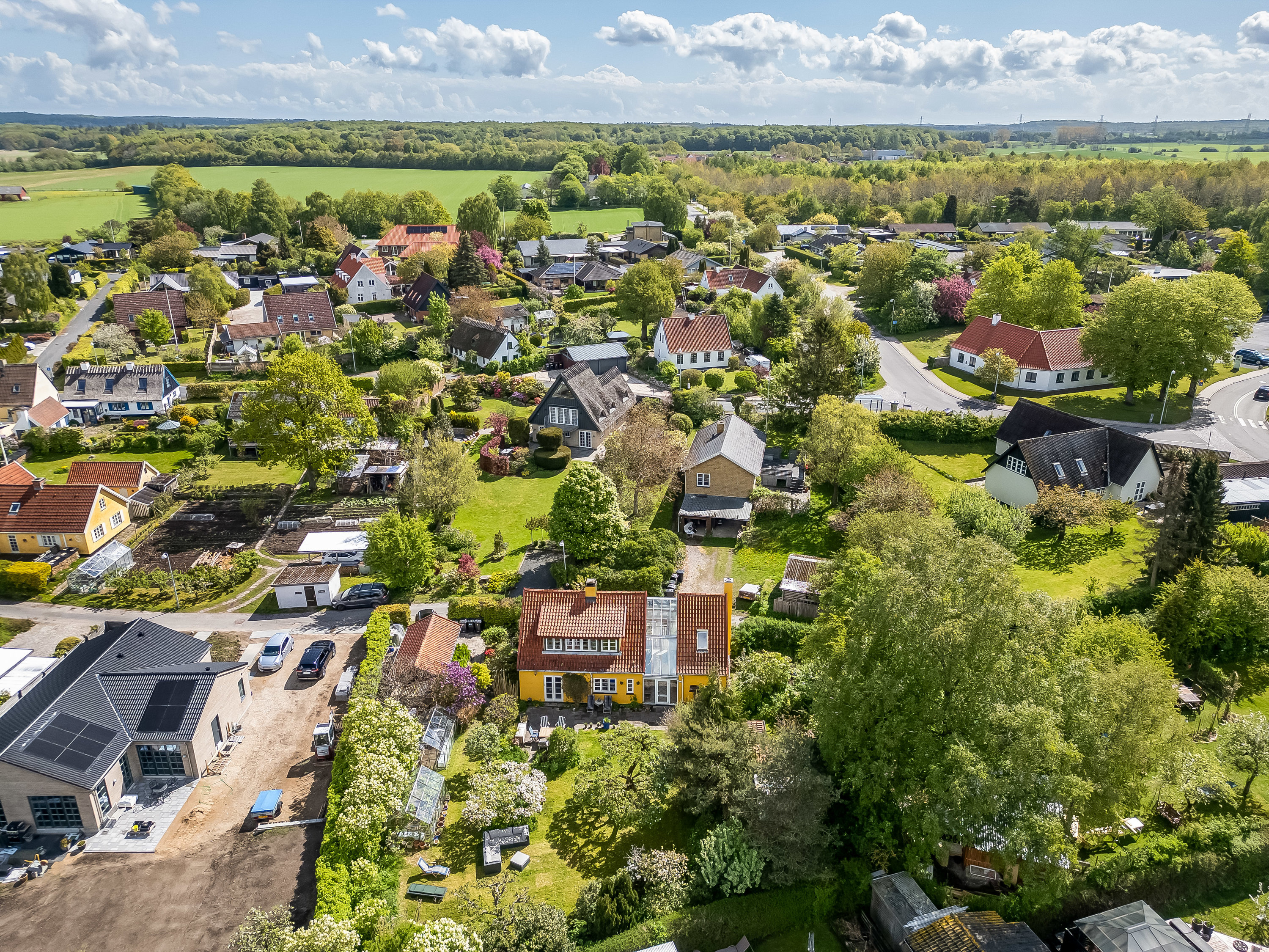 Fremhævet luftfoto billede i fuldskærmstilstand. Billede af Strædet 16, Nørre Herlev, 3400 Hillerød