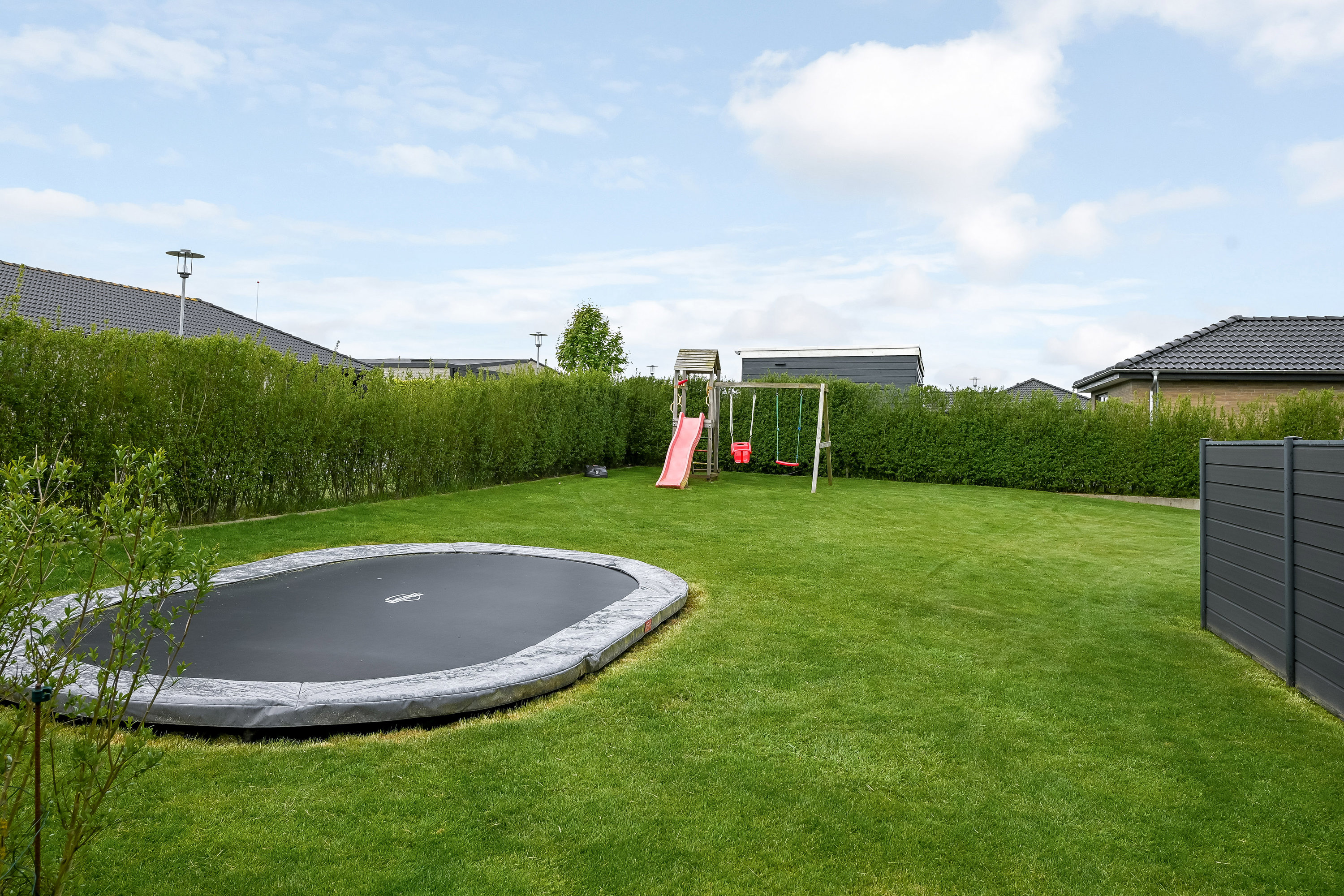 Fremhævet have billede i fuldskærmstilstand. Billede af Nørregårdsparken 105, Andrup, 6705 Esbjerg Ø