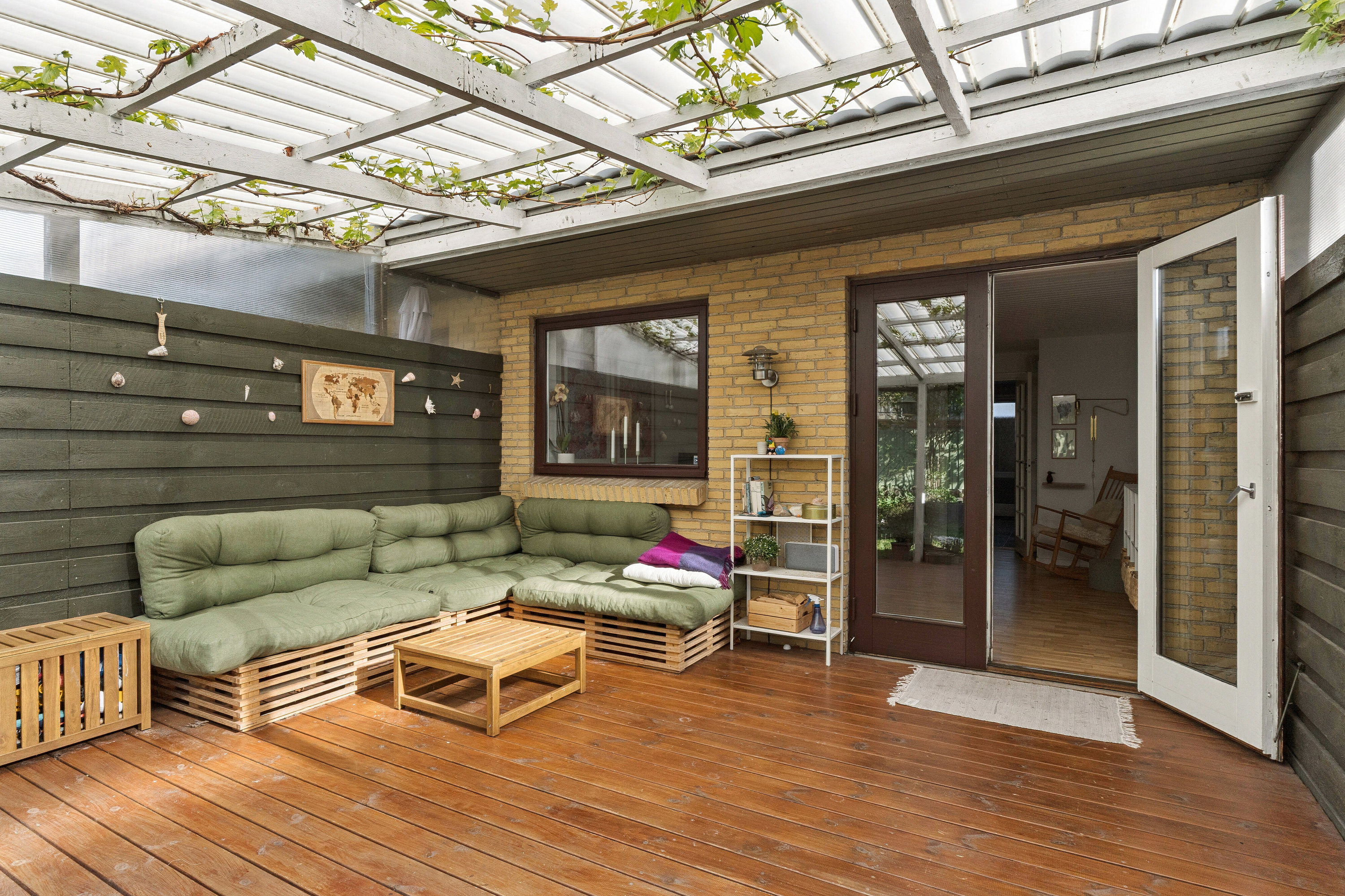 Fremhævet overdækket terrasse billede i fuldskærmstilstand. Billede af Dansborg Alle 1E, 2650 Hvidovre
