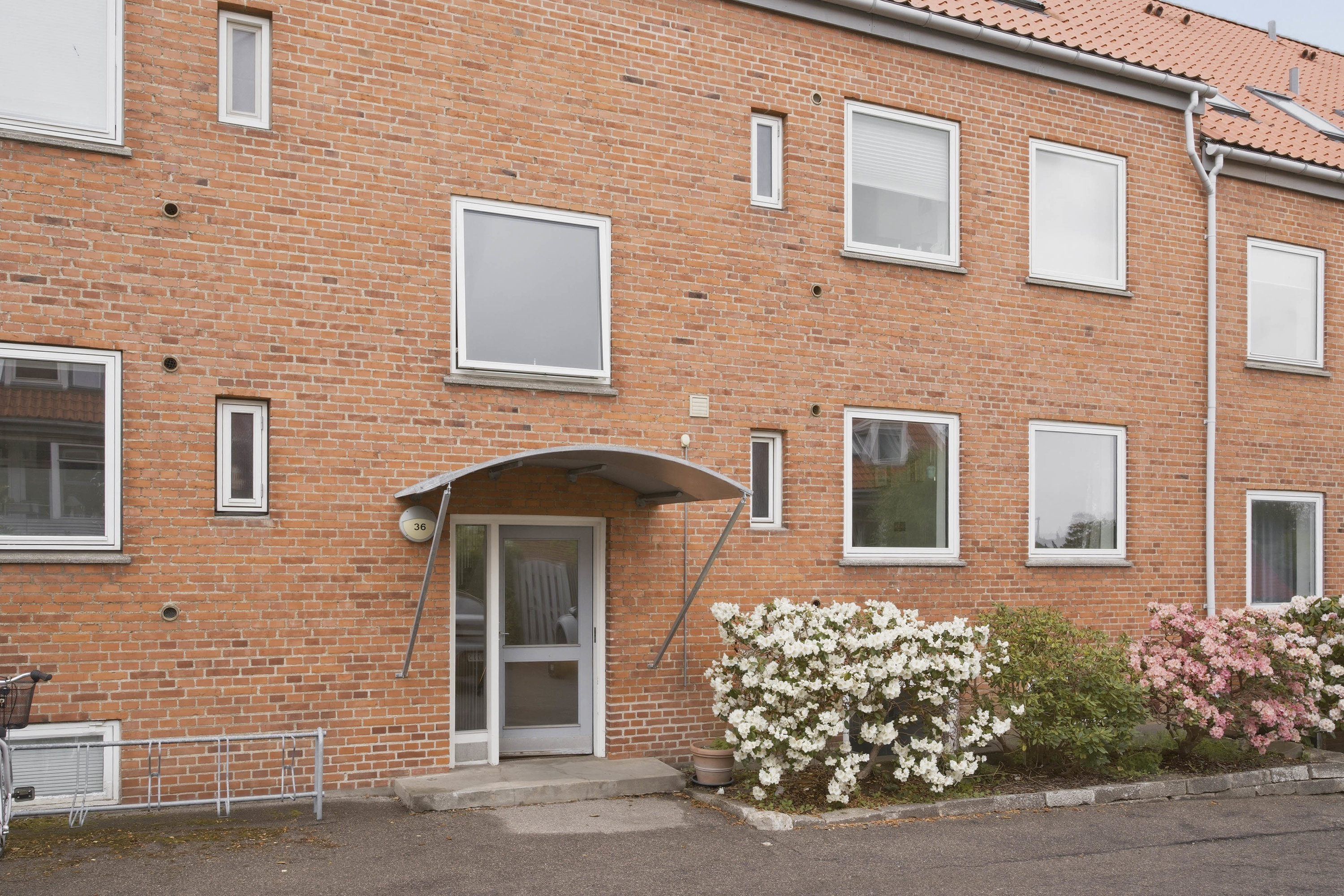Fremhævet andet billede i fuldskærmstilstand. Billede af Gl Rådhusvej 36, st.. th., 2750 Ballerup