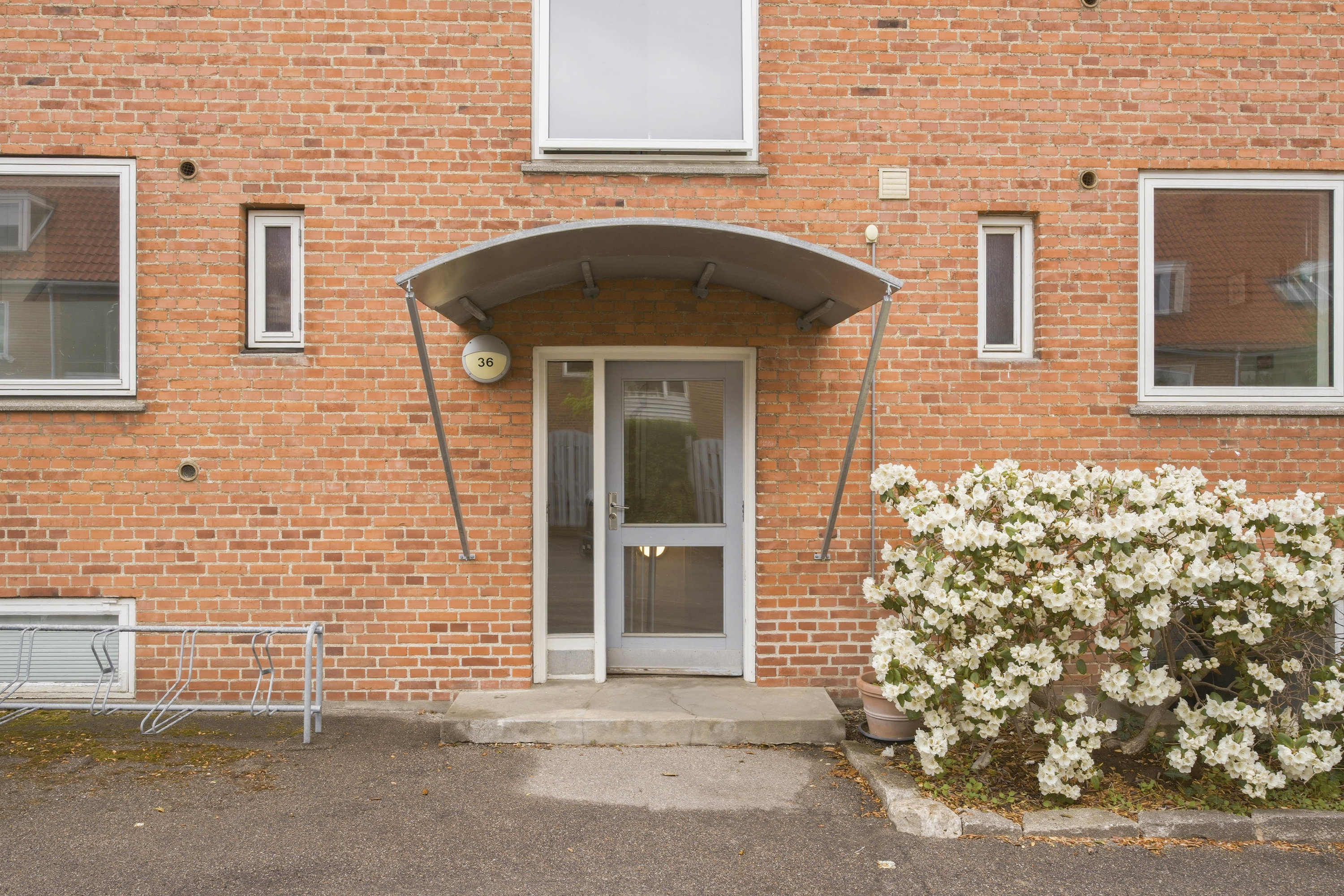 Fremhævet andet billede i fuldskærmstilstand. Billede af Gl Rådhusvej 36, st.. th., 2750 Ballerup