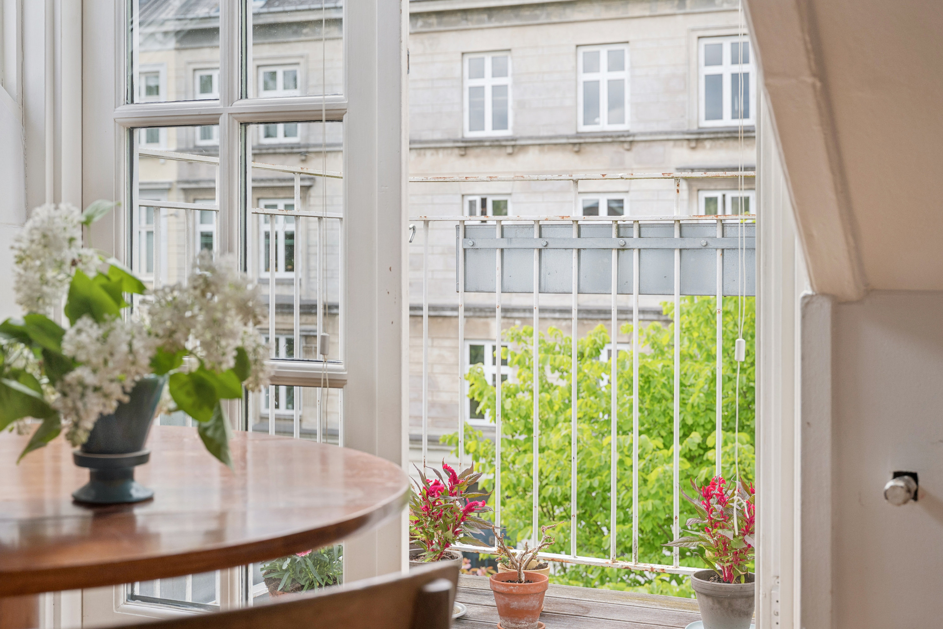Fremhævet andet billede i fuldskærmstilstand. Billede af Rathsacksvej 15, 2., 1862 Frederiksberg C