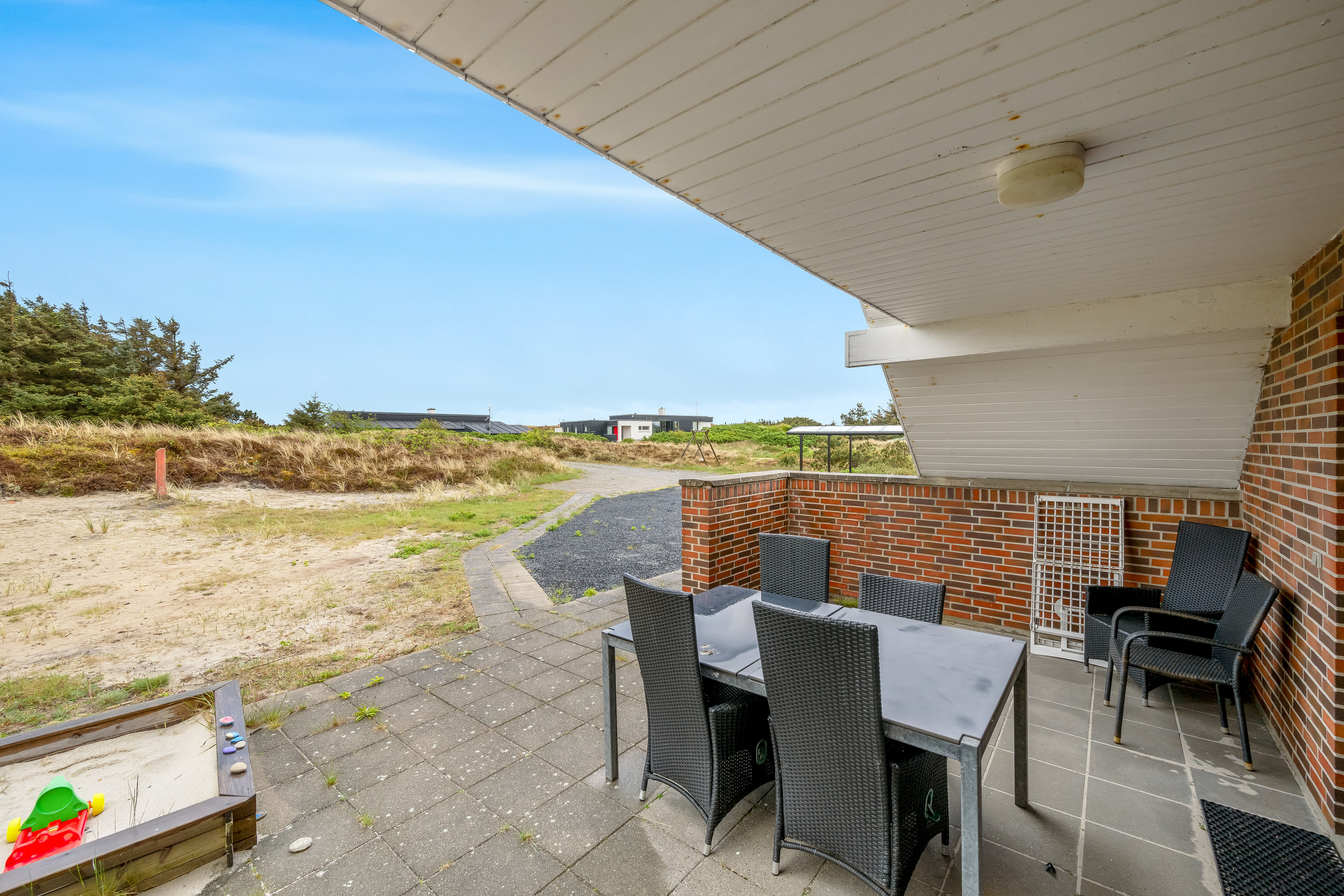 Fremhævet terrasse billede i fuldskærmstilstand. Billede af Hjelmevej 72, Søndervig, 6950 Ringkøbing