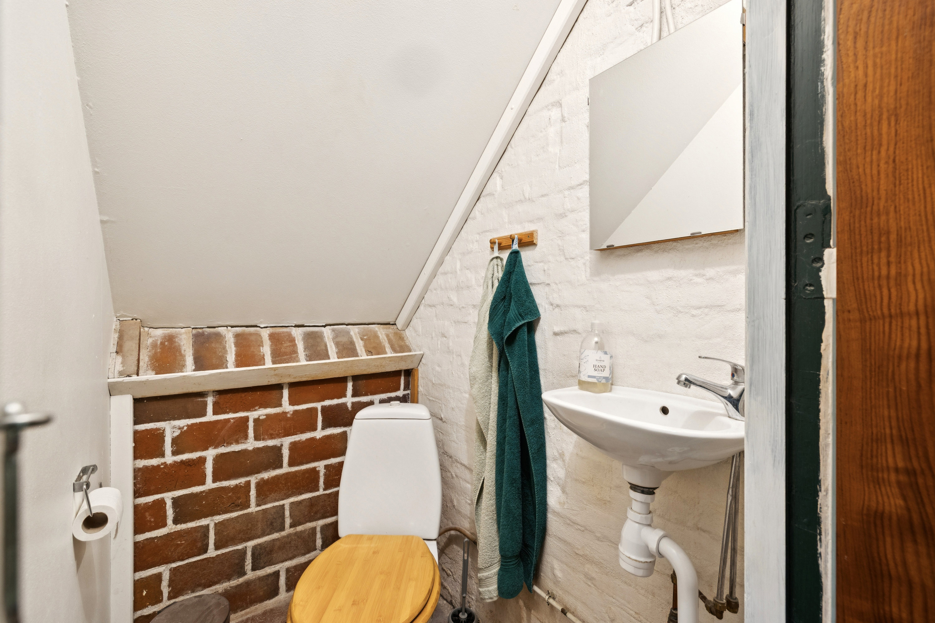 Fremhævet toilet billede i fuldskærmstilstand. Billede af Bjergvej 32, 8660 Skanderborg 