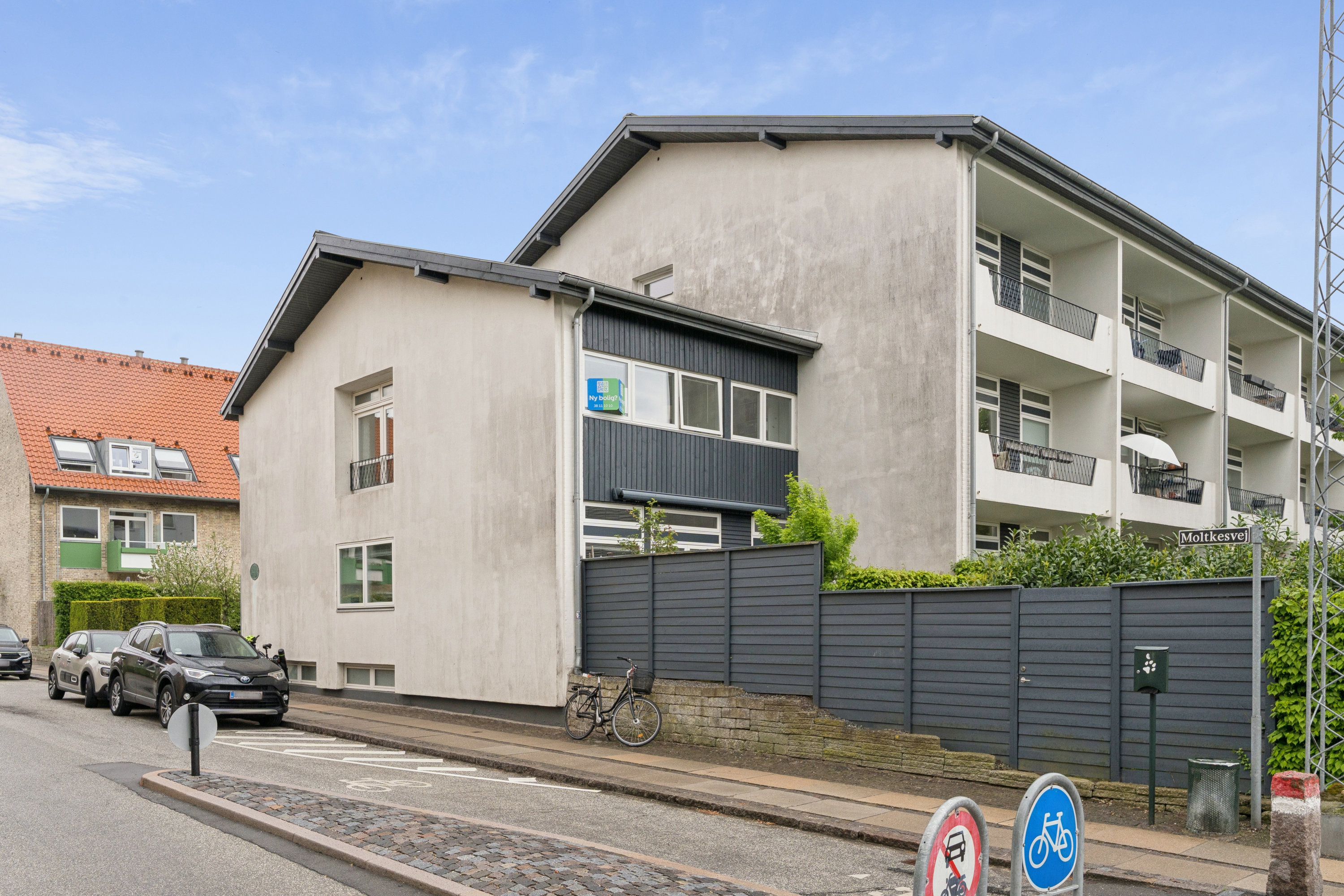 Fremhævet andet billede i fuldskærmstilstand. Billede af Moltkesvej 65, 1. th., 2000 Frederiksberg