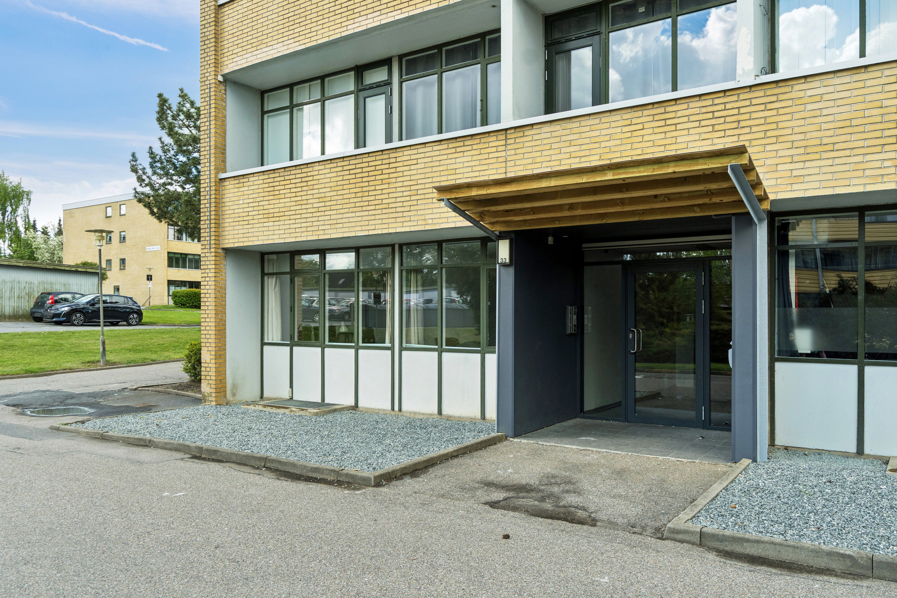 Fremhævet udendørs billede i fuldskærmstilstand. Billede af Søndermarksvej 33, st.. tv., 4200 Slagelse