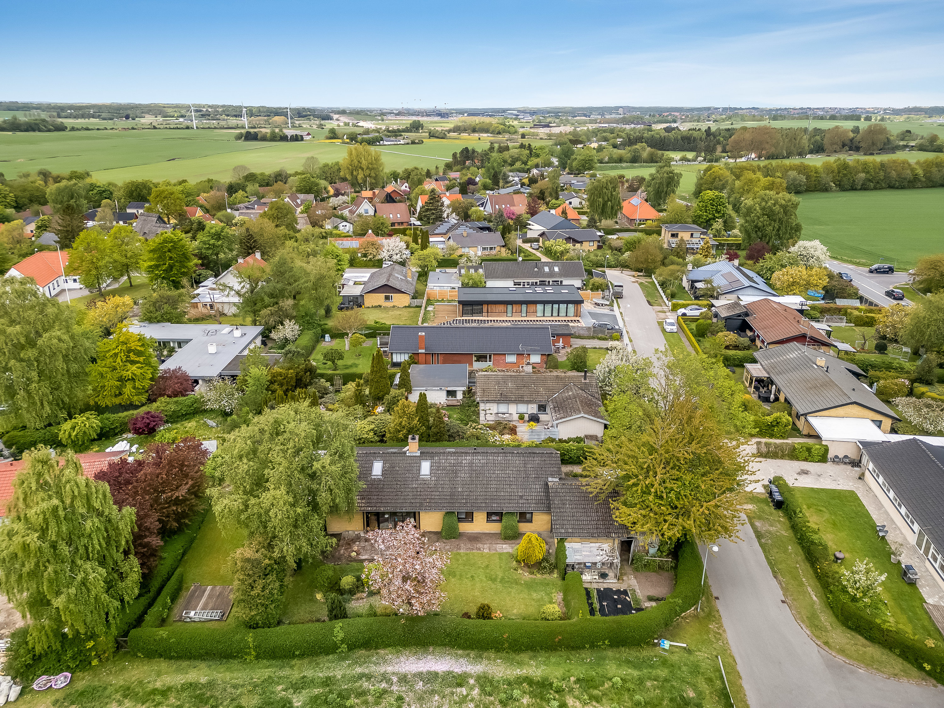 Fremhævet luftfoto billede i fuldskærmstilstand. Billede af Herlevgårdsvej 16, Nørre Herlev, 3400 Hillerød