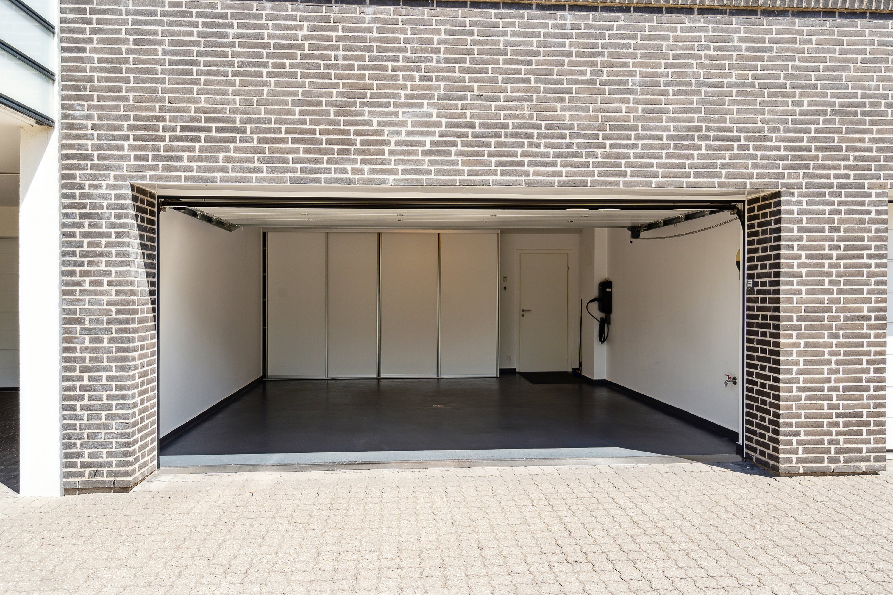 Fremhævet garage billede i fuldskærmstilstand. Billede af Skovparken 46, st.. th., 6200 Aabenraa