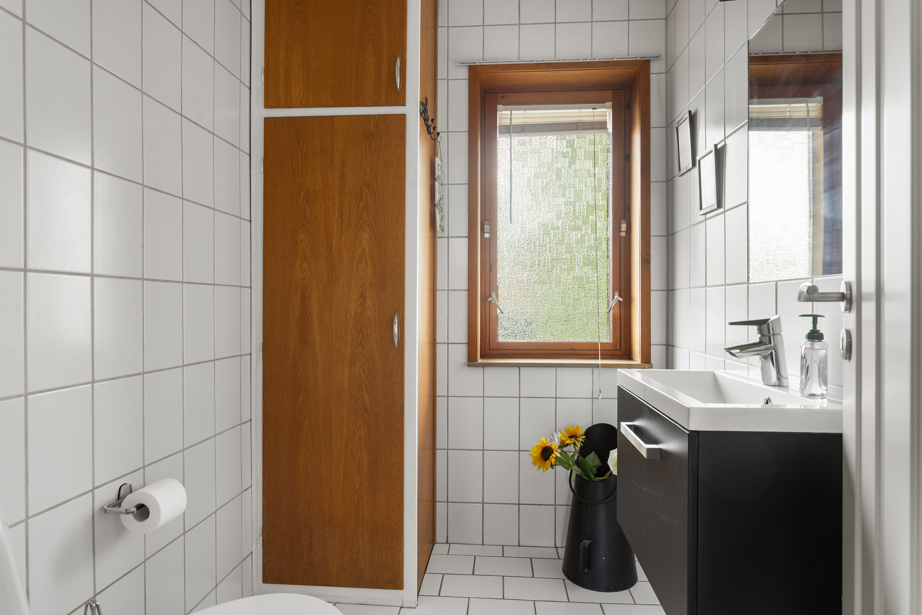 Fremhævet gæstetoilet billede i fuldskærmstilstand. Billede af Stationsvej 15, 9970 Strandby