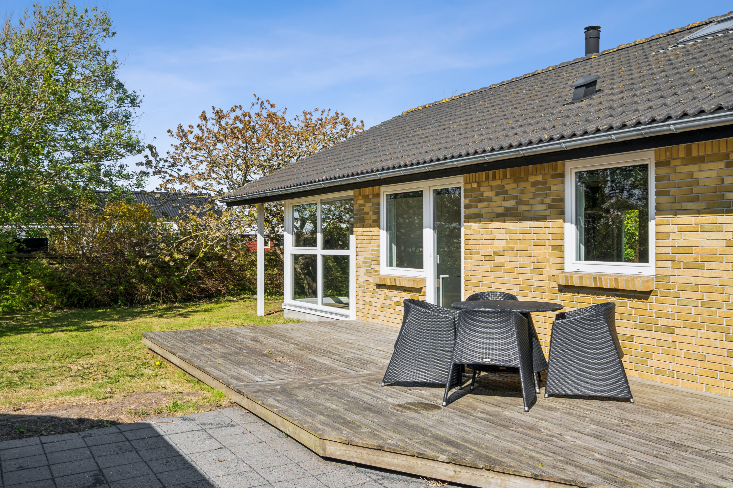 Fremhævet terrasse billede i fuldskærmstilstand. Billede af Nejstbakken 28, 9850 Hirtshals