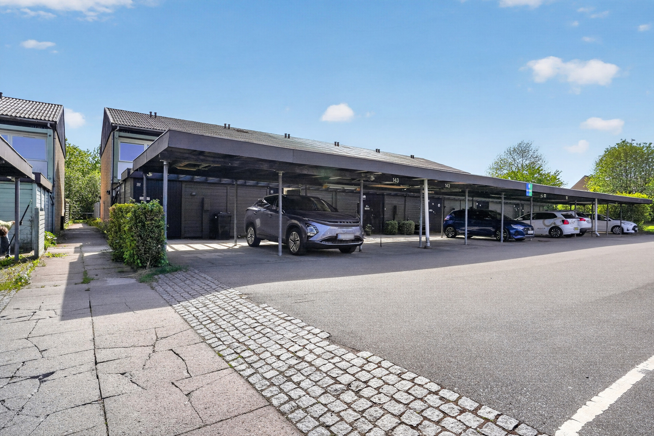 Fremhævet carport billede i fuldskærmstilstand. Billede af Litorinaparken 142, 2680 Solrød Strand