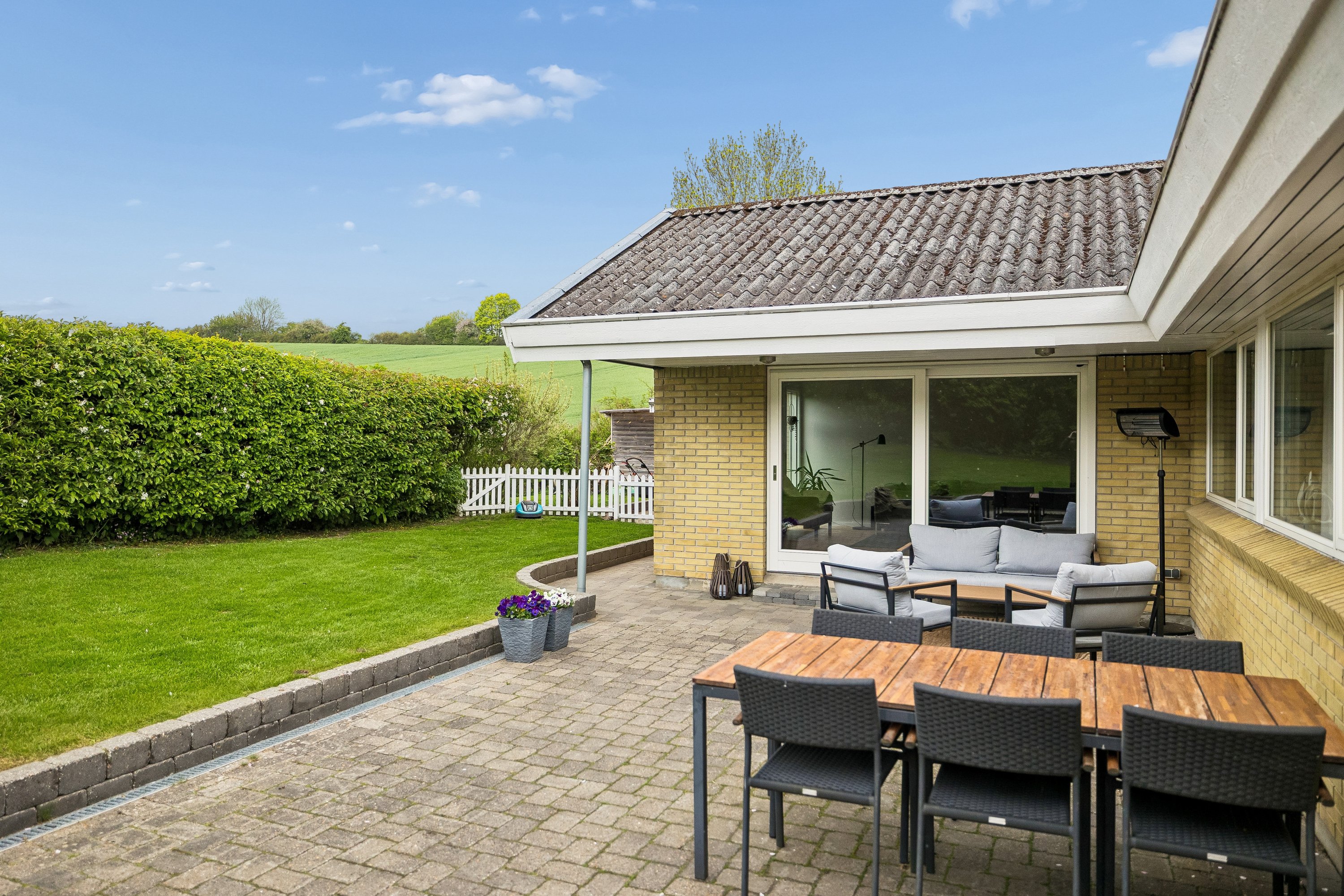 Fremhævet terrasse billede i fuldskærmstilstand. Billede af Højtoftevej 11, Tebstrup, 8660 Skanderborg