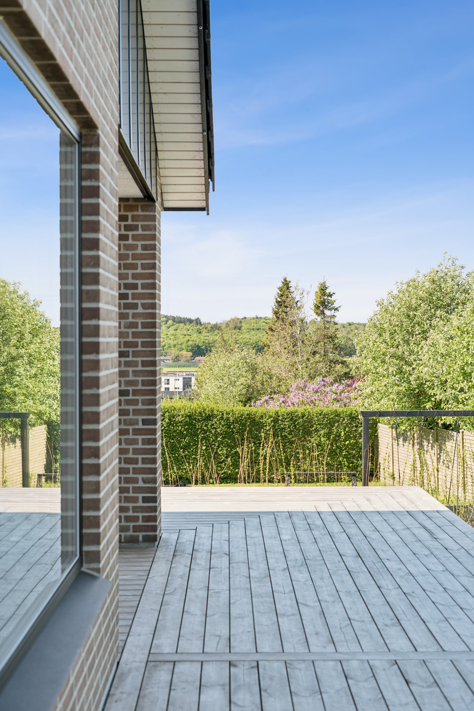 Fremhævet terrasse billede i fuldskærmstilstand. Billede af Skovlykke 10, Gug, 9210 Aalborg SØ