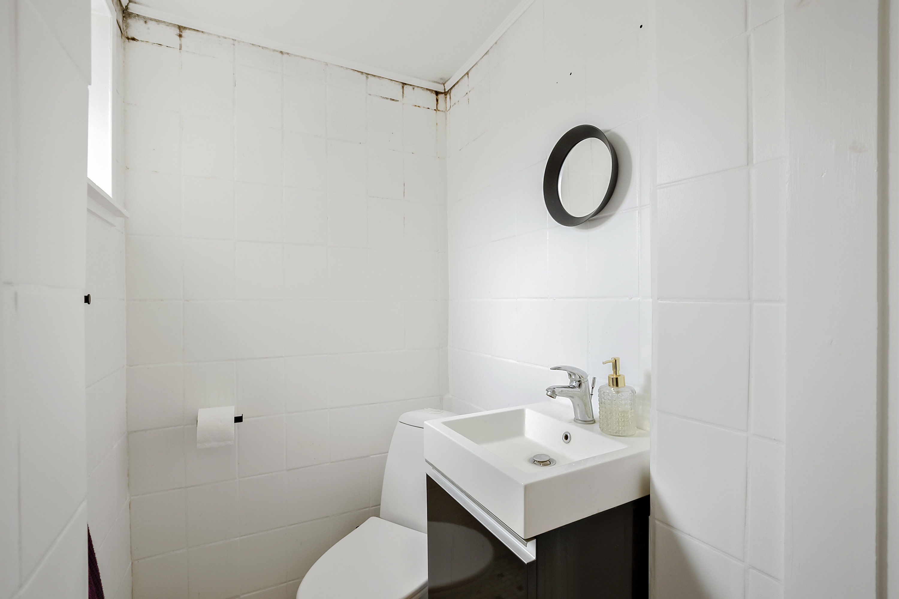 Fremhævet toilet billede i fuldskærmstilstand. Billede af Hjallesevej 253, 5230 Odense M