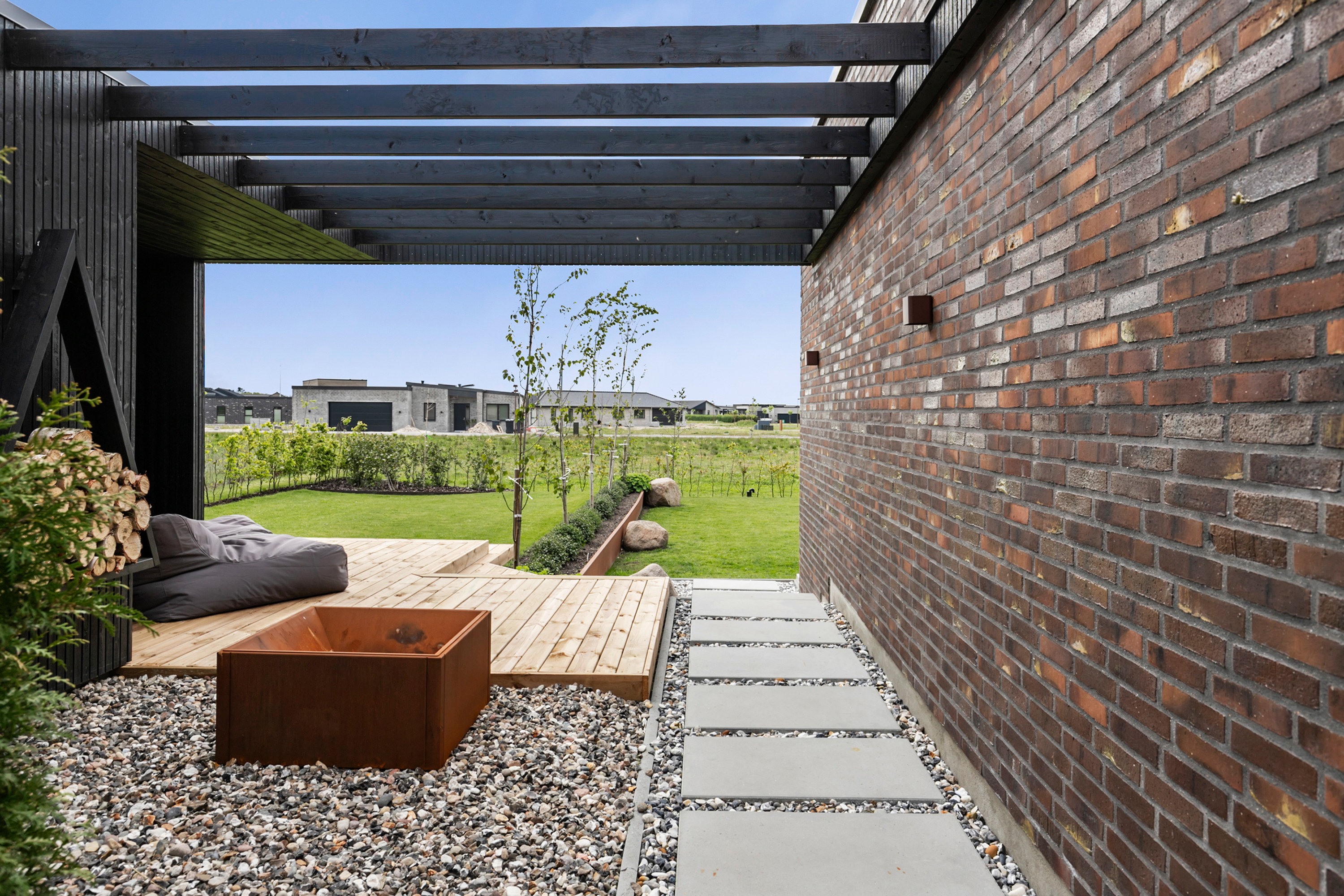 Fremhævet overdækket terrasse billede i fuldskærmstilstand. Billede af Solsort Alle 4, 9440 Aabybro