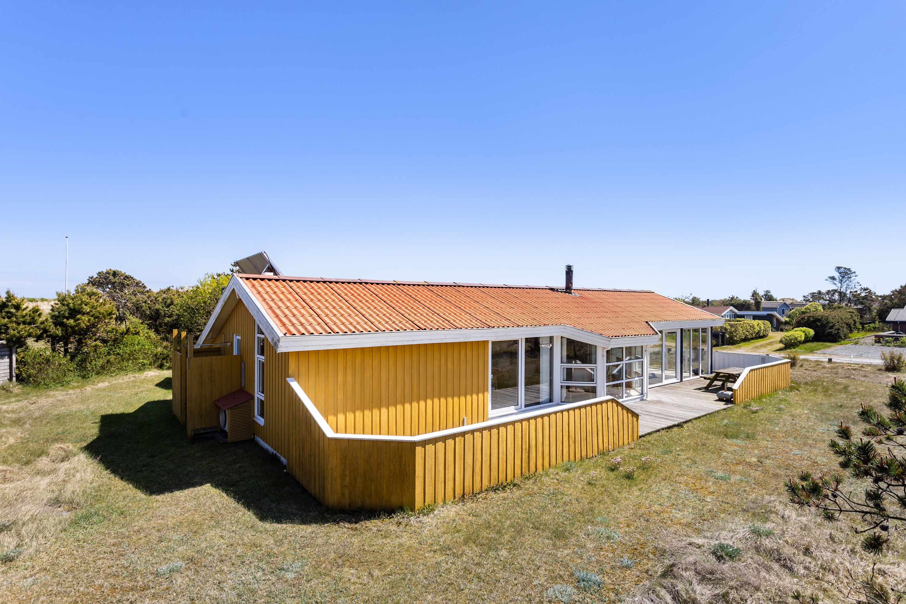 Fremhævet facade billede i fuldskærmstilstand. Billede af Sigridsvej 4, Lyngså, 9300 Sæby