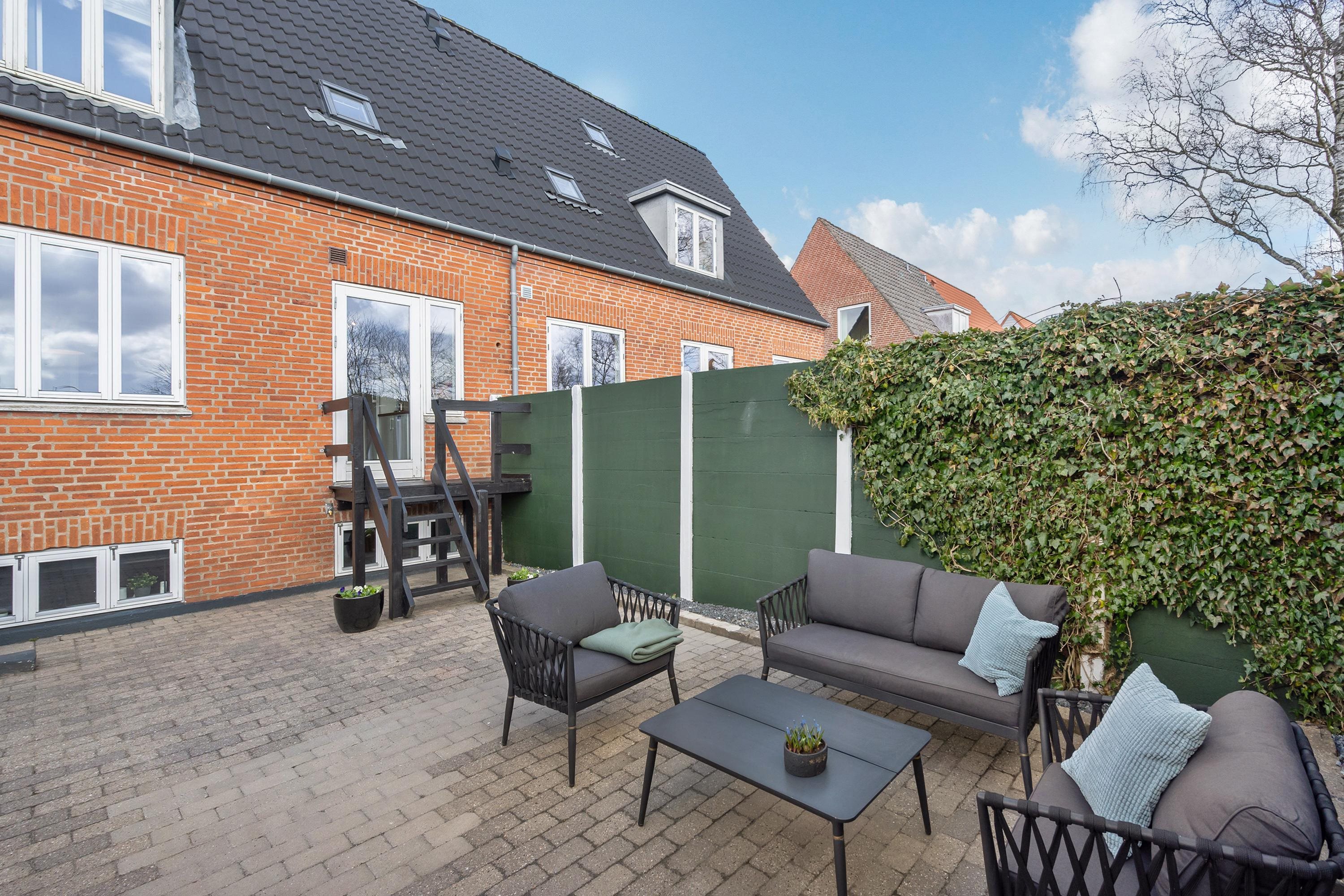 Fremhævet terrasse billede i fuldskærmstilstand. Billede af Holbergsvej 4, 7500 Holstebro