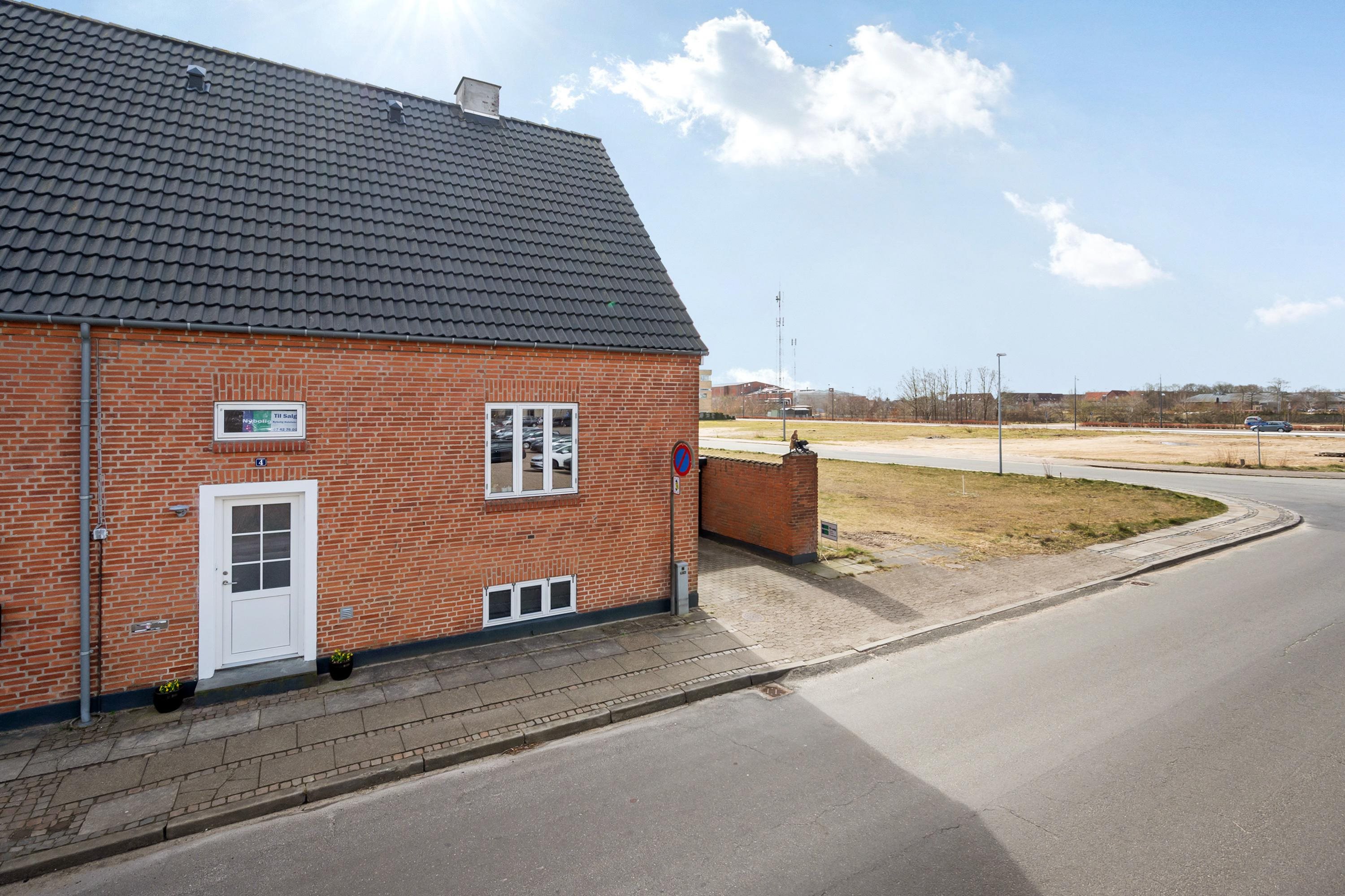Fremhævet ejendommen billede i fuldskærmstilstand. Billede af Holbergsvej 4, 7500 Holstebro