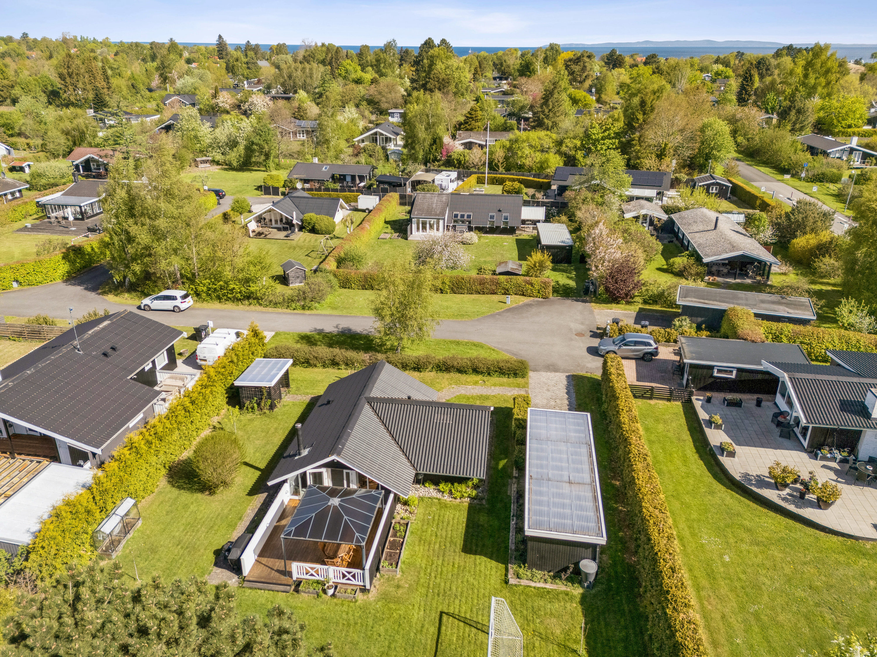 Fremhævet luftfoto billede i fuldskærmstilstand. Billede af Gøgevej 34, 3120 Dronningmølle