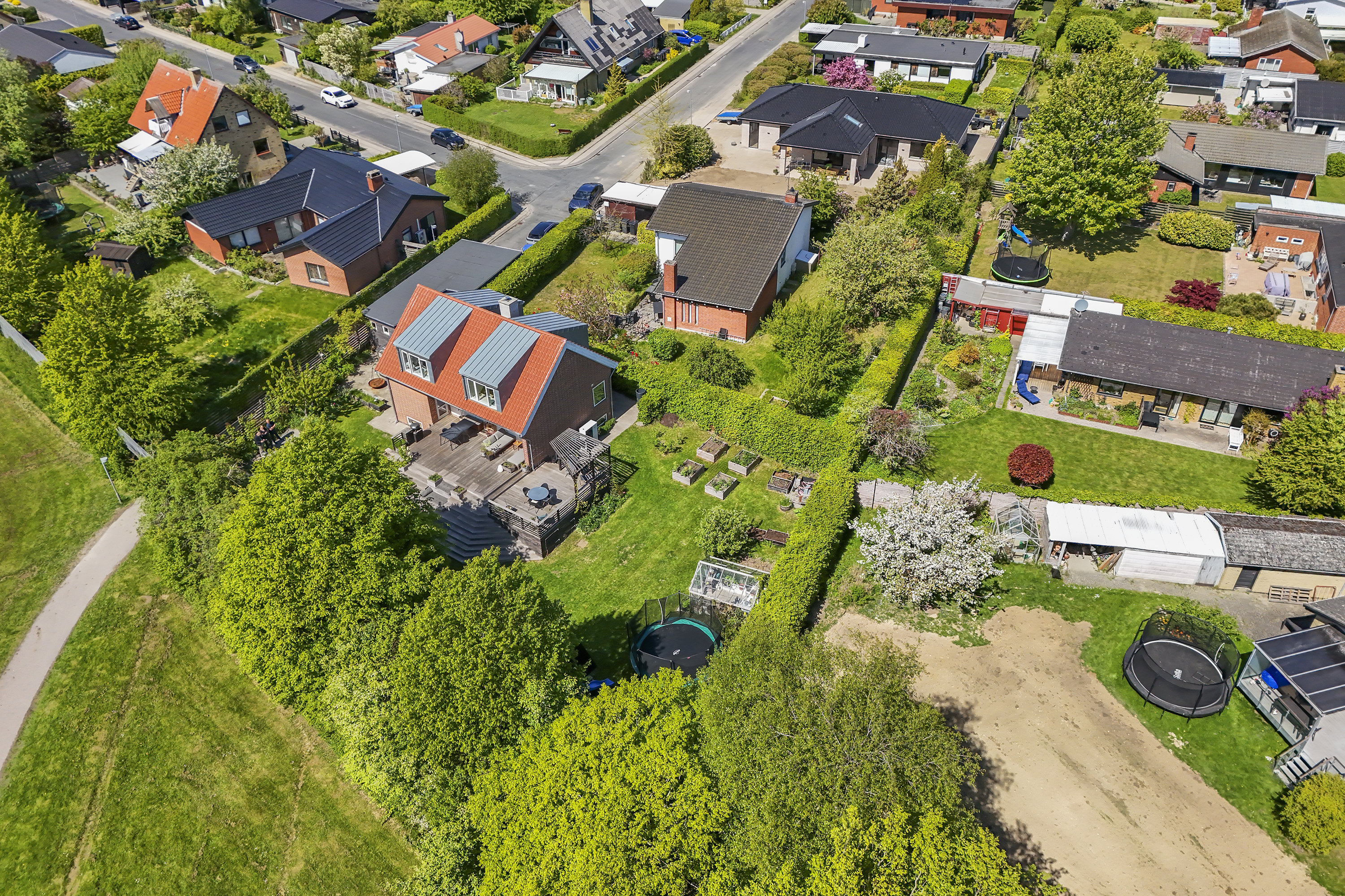 Fremhævet luftfoto billede i fuldskærmstilstand. Billede af Byvolden 24, 2740 Skovlunde