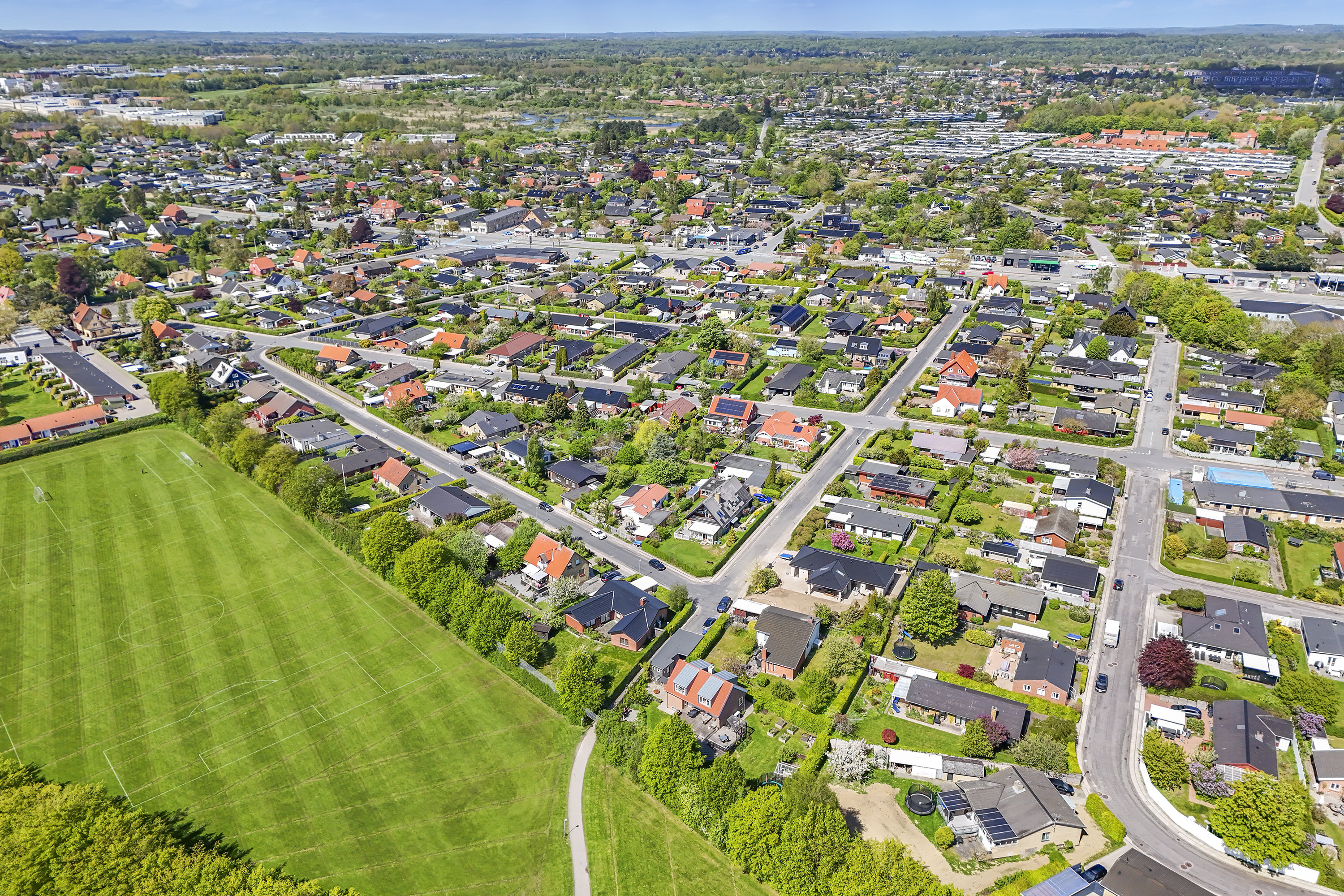 Fremhævet luftfoto billede i fuldskærmstilstand. Billede af Byvolden 24, 2740 Skovlunde