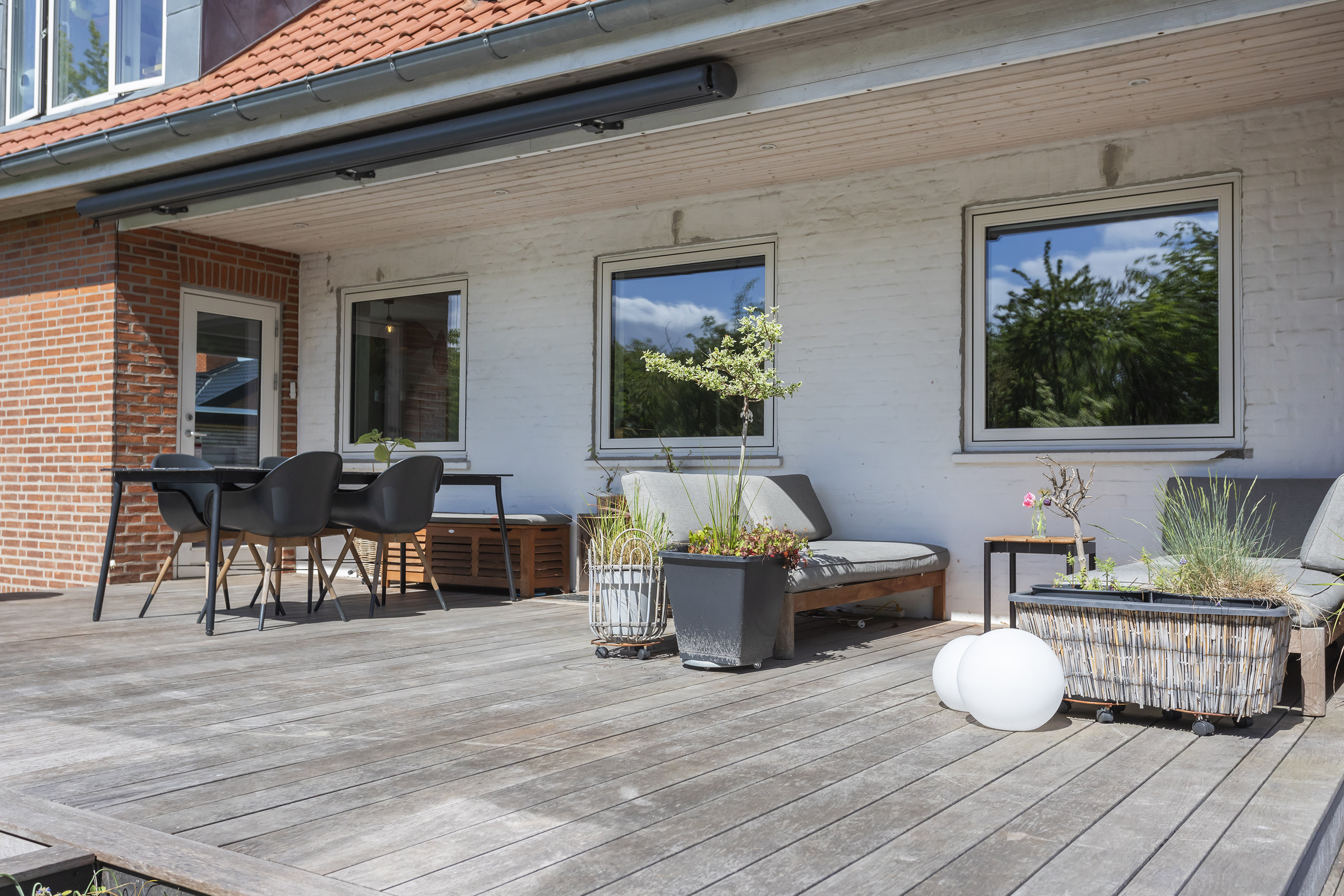 Fremhævet overdækket terrasse billede i fuldskærmstilstand. Billede af Byvolden 24, 2740 Skovlunde