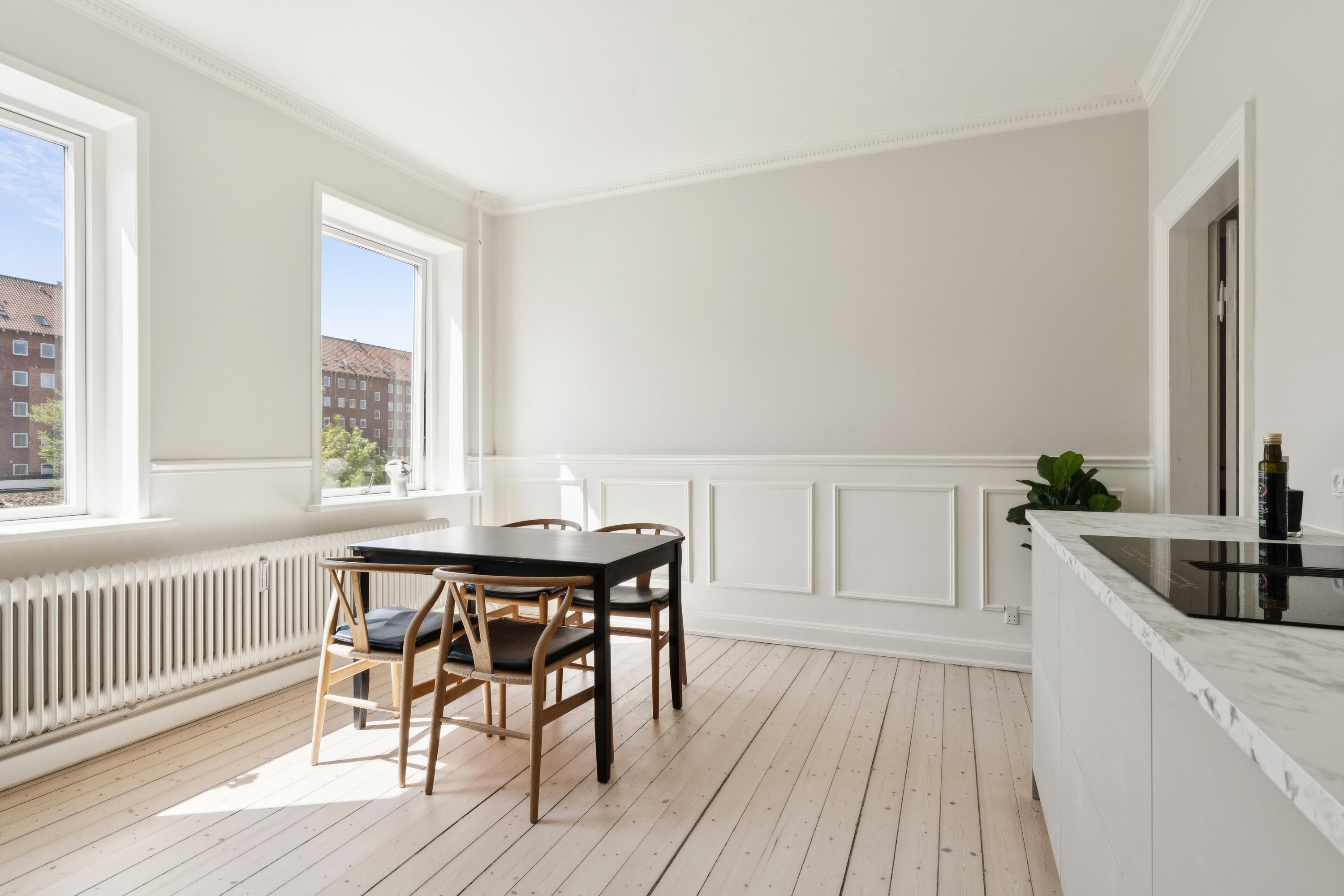 Fremhævet stue billede i fuldskærmstilstand. Billede af Østerbro 70, 1. th., 9000 Aalborg